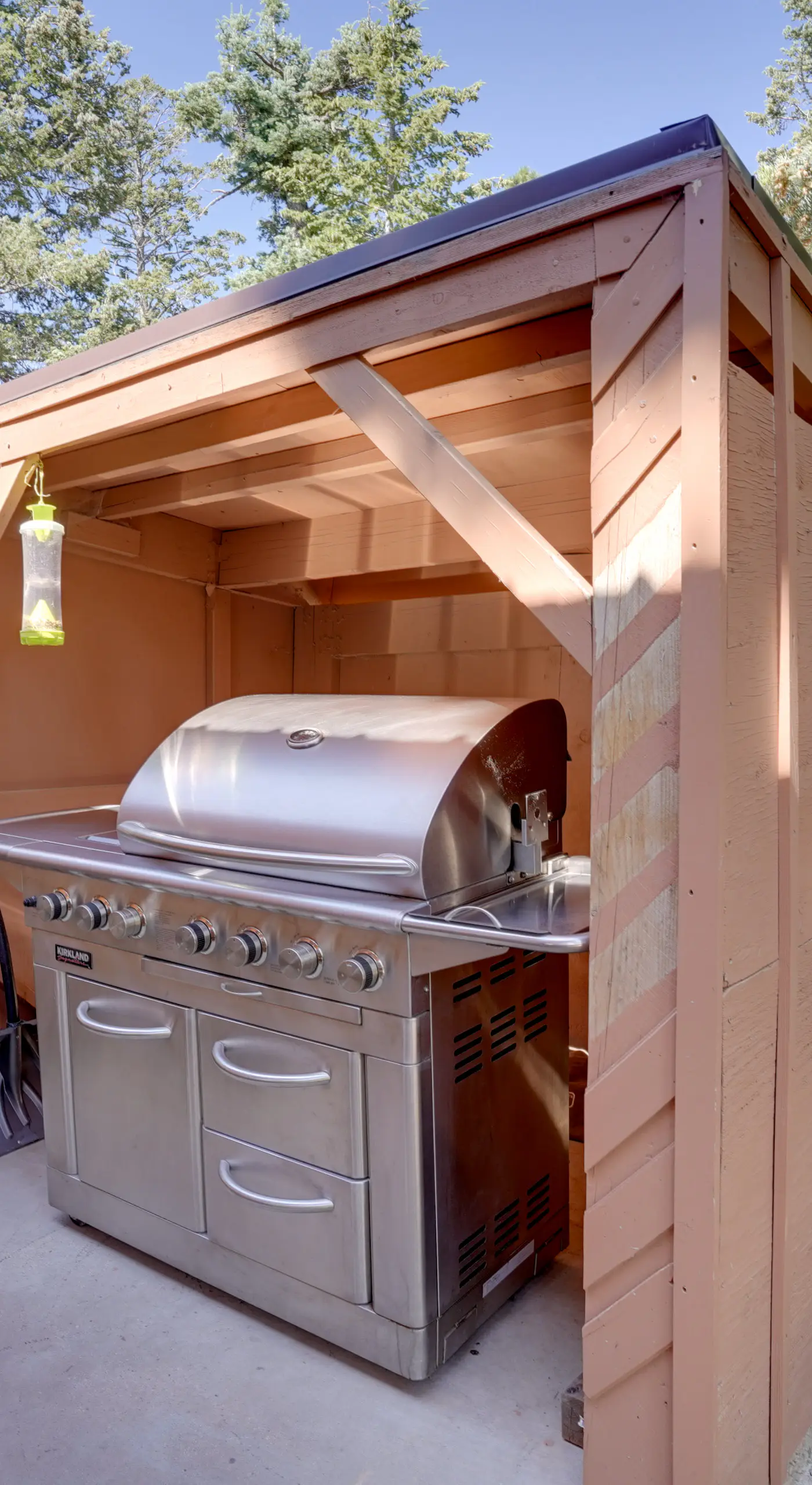 Spacious Duck Creek Village Cabin w/ Hot Tub!