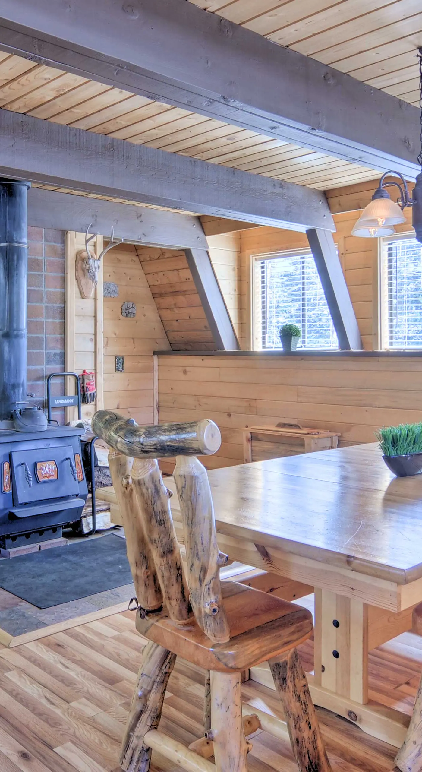 Spacious Duck Creek Village Cabin w/ Hot Tub!