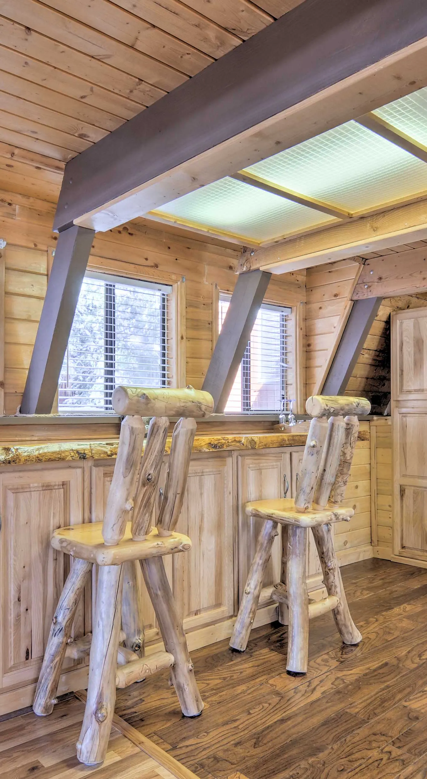 Spacious Duck Creek Village Cabin w/ Hot Tub!