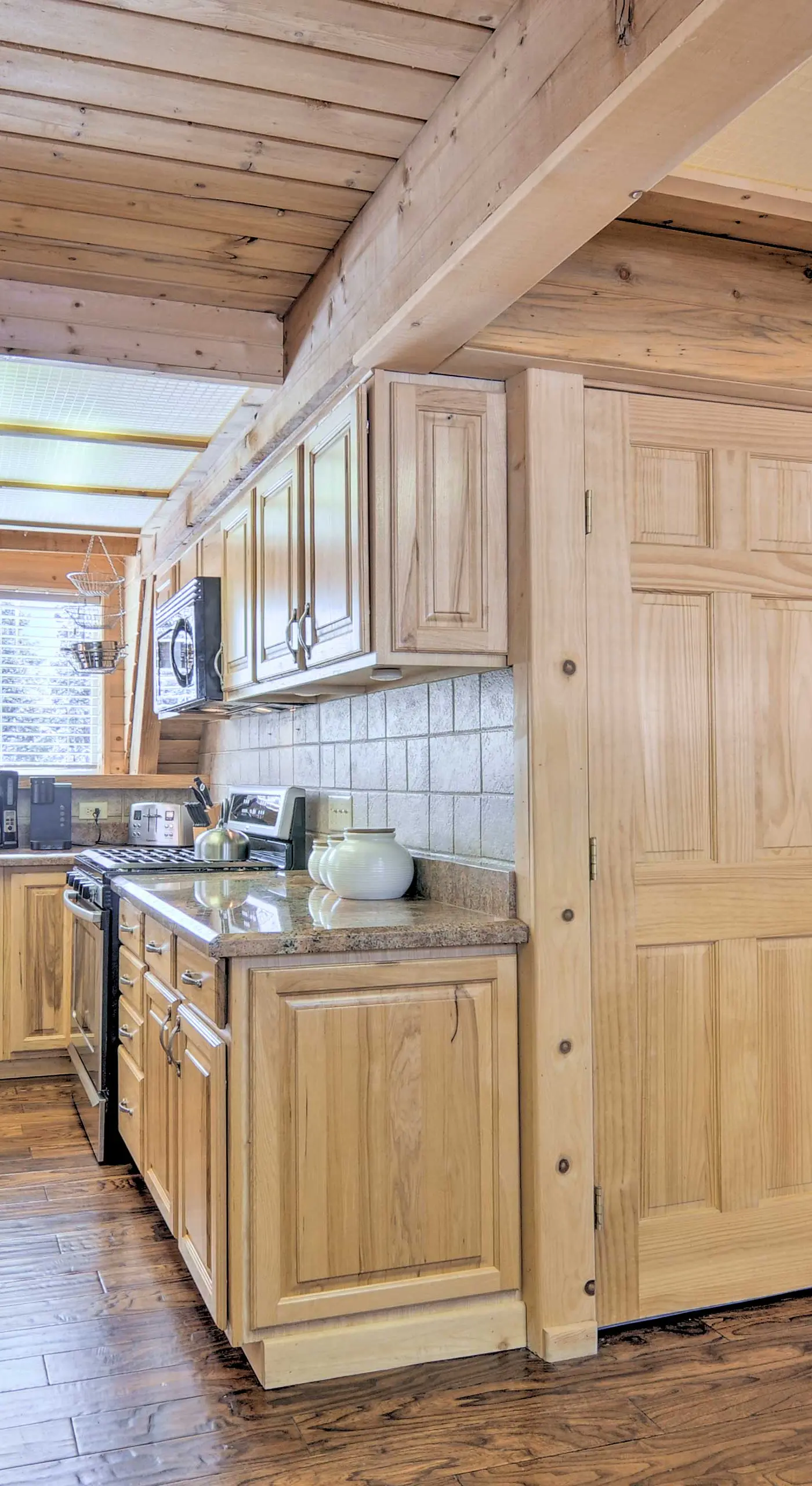 Spacious Duck Creek Village Cabin w/ Hot Tub!