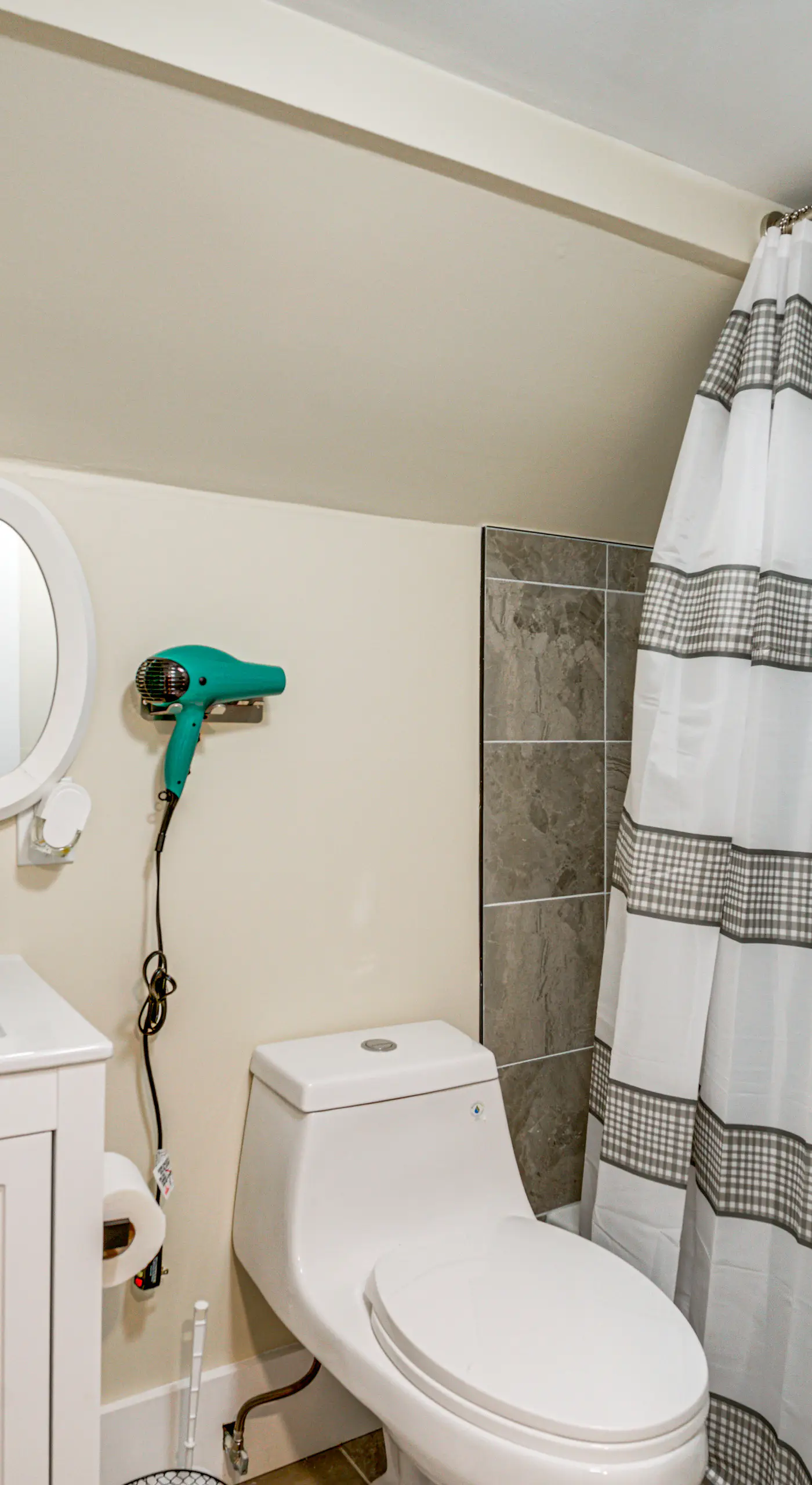 5 Mi to Dtwn Detroit: Pet-Friendly ‘Edison Home’