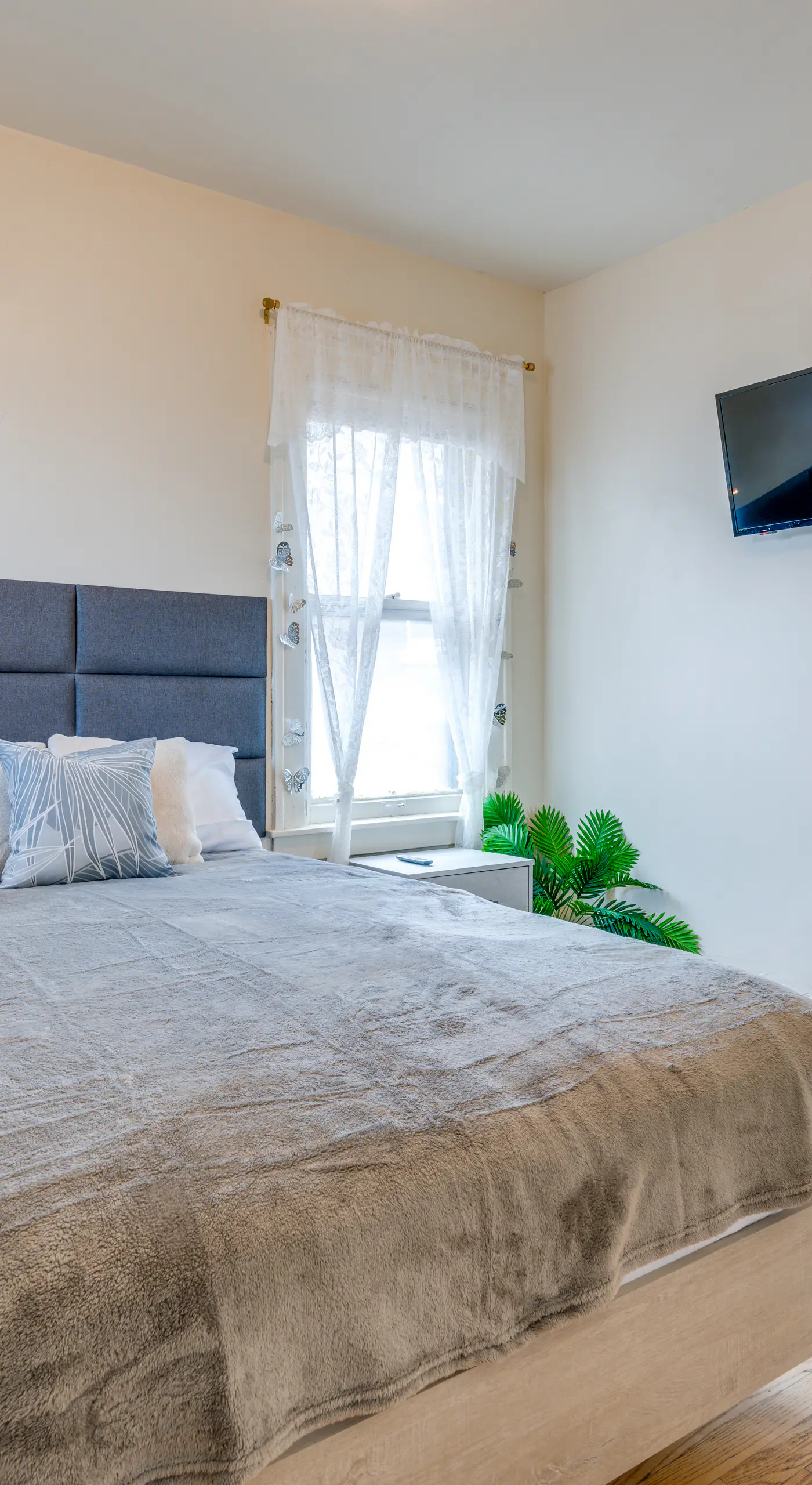 Motown Area Pet-Friendly Detroit Getaway