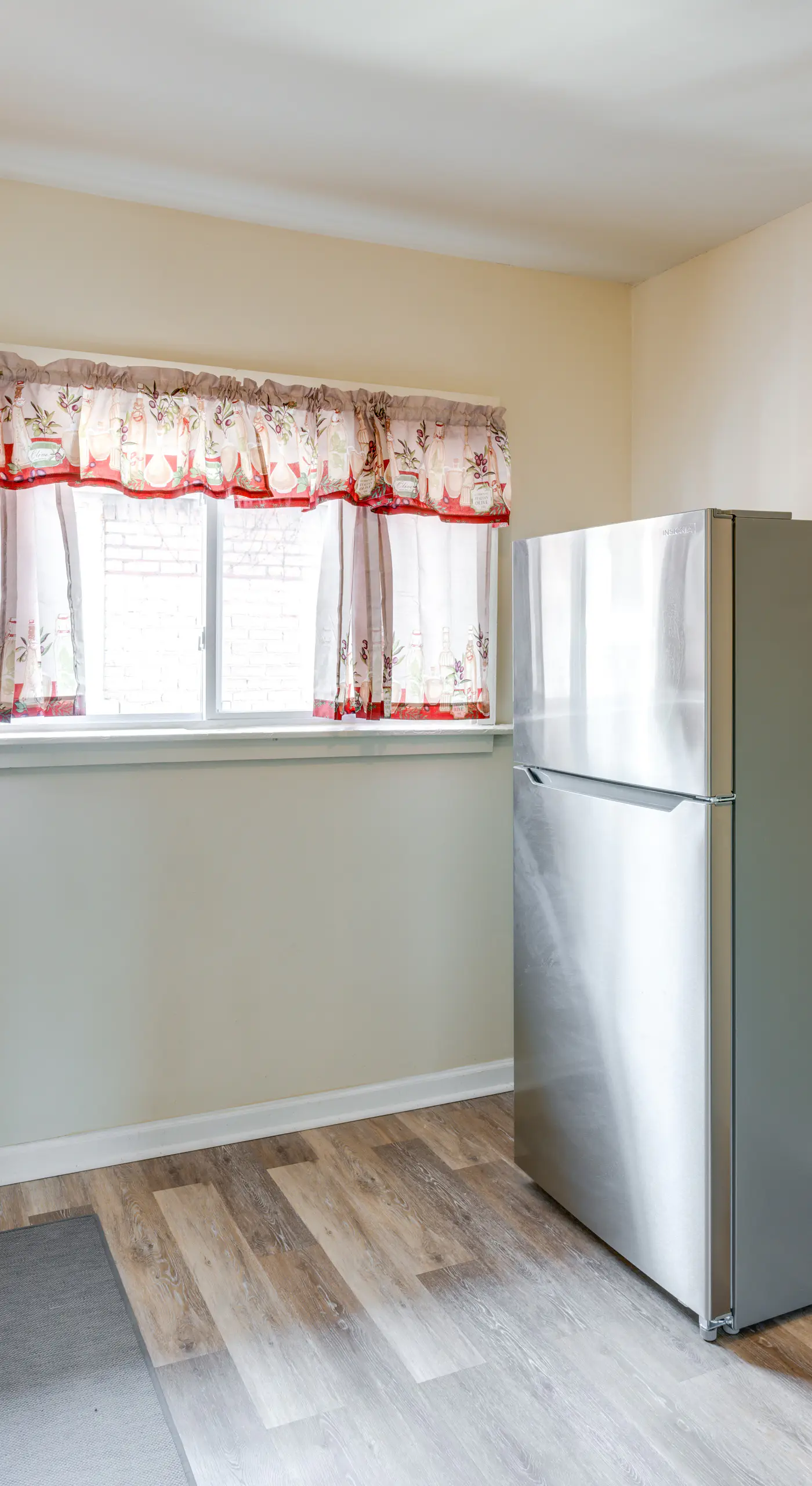 Motown Area Pet-Friendly Detroit Getaway
