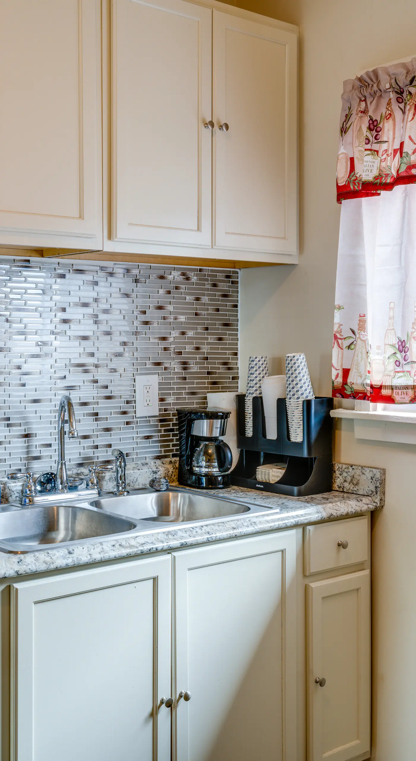 Motown Area Pet-Friendly Detroit Getaway