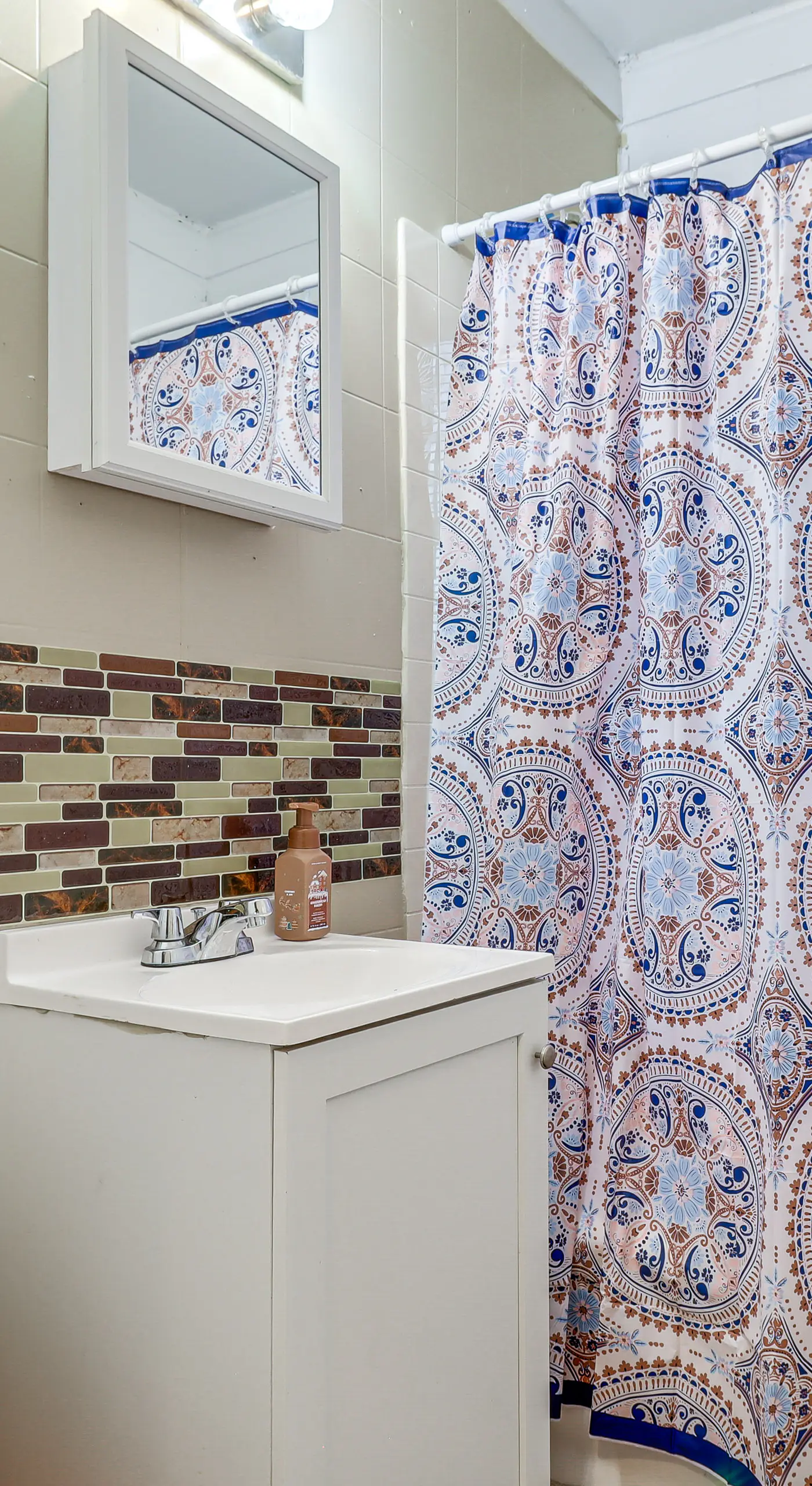 Easy Dtwn Detroit Access: Pet-Friendly Family Home