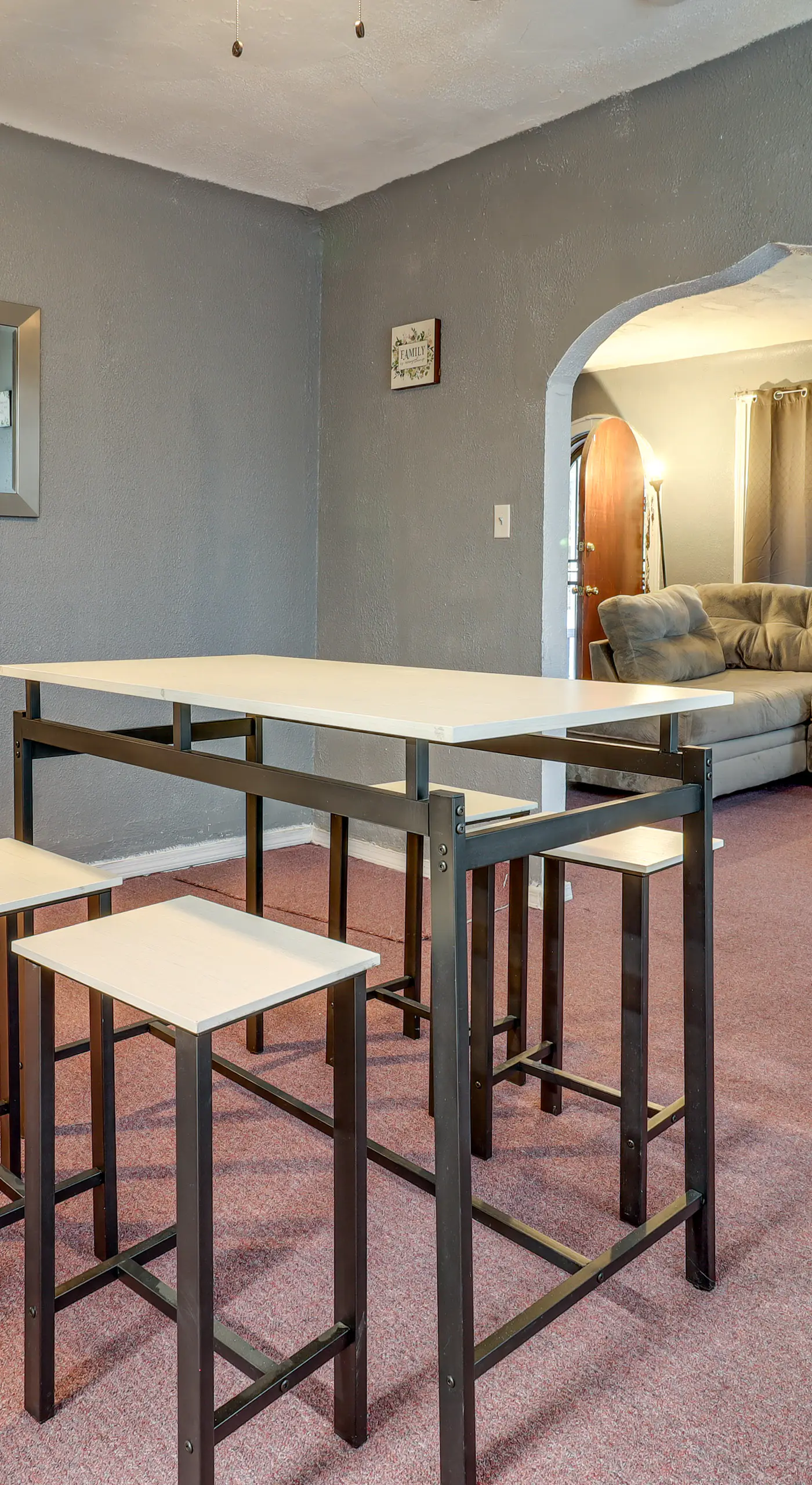 Easy Dtwn Detroit Access: Pet-Friendly Family Home
