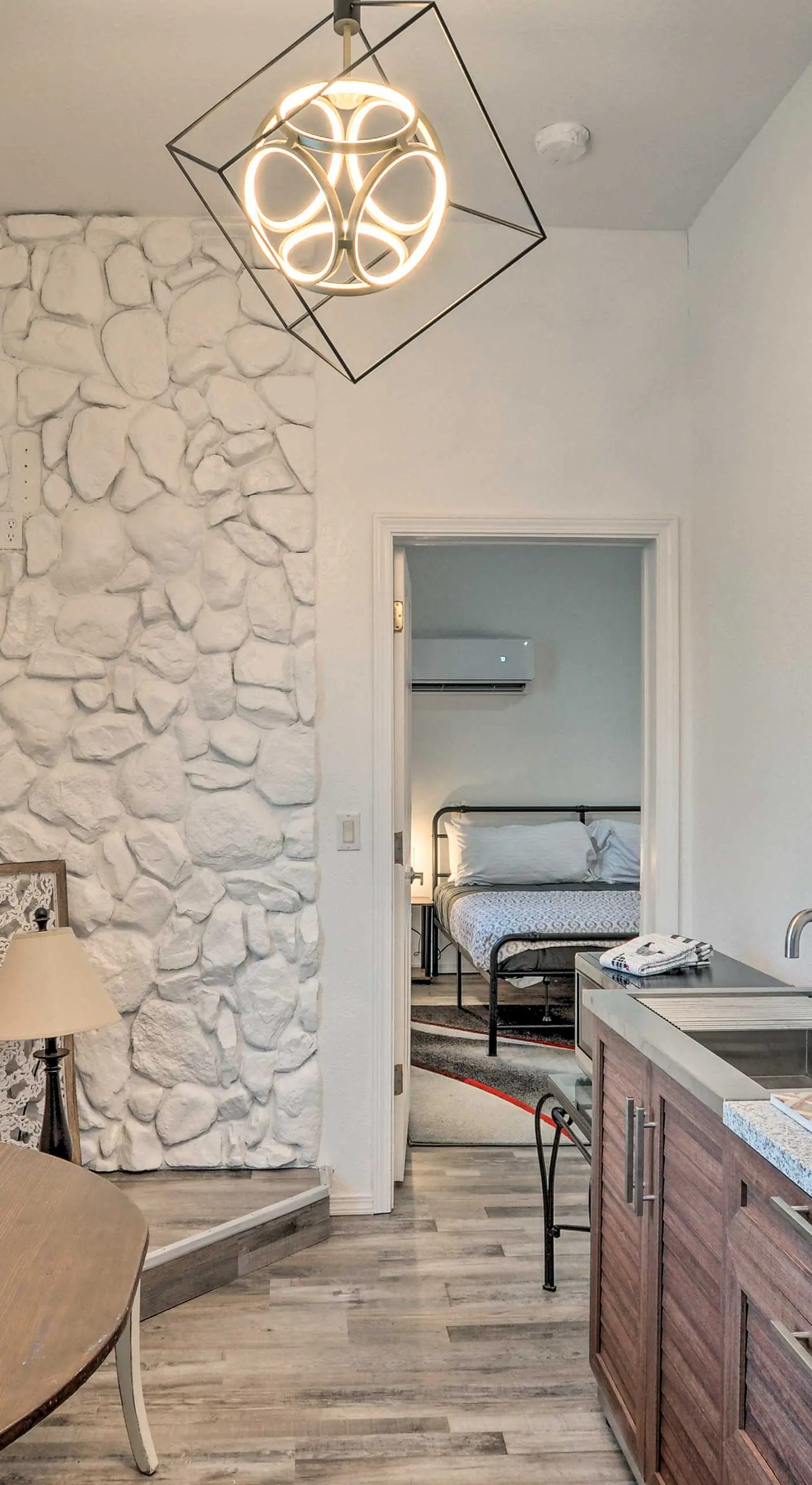 Stylish Klamath Falls Unit < 1/2 Mi to OIT!