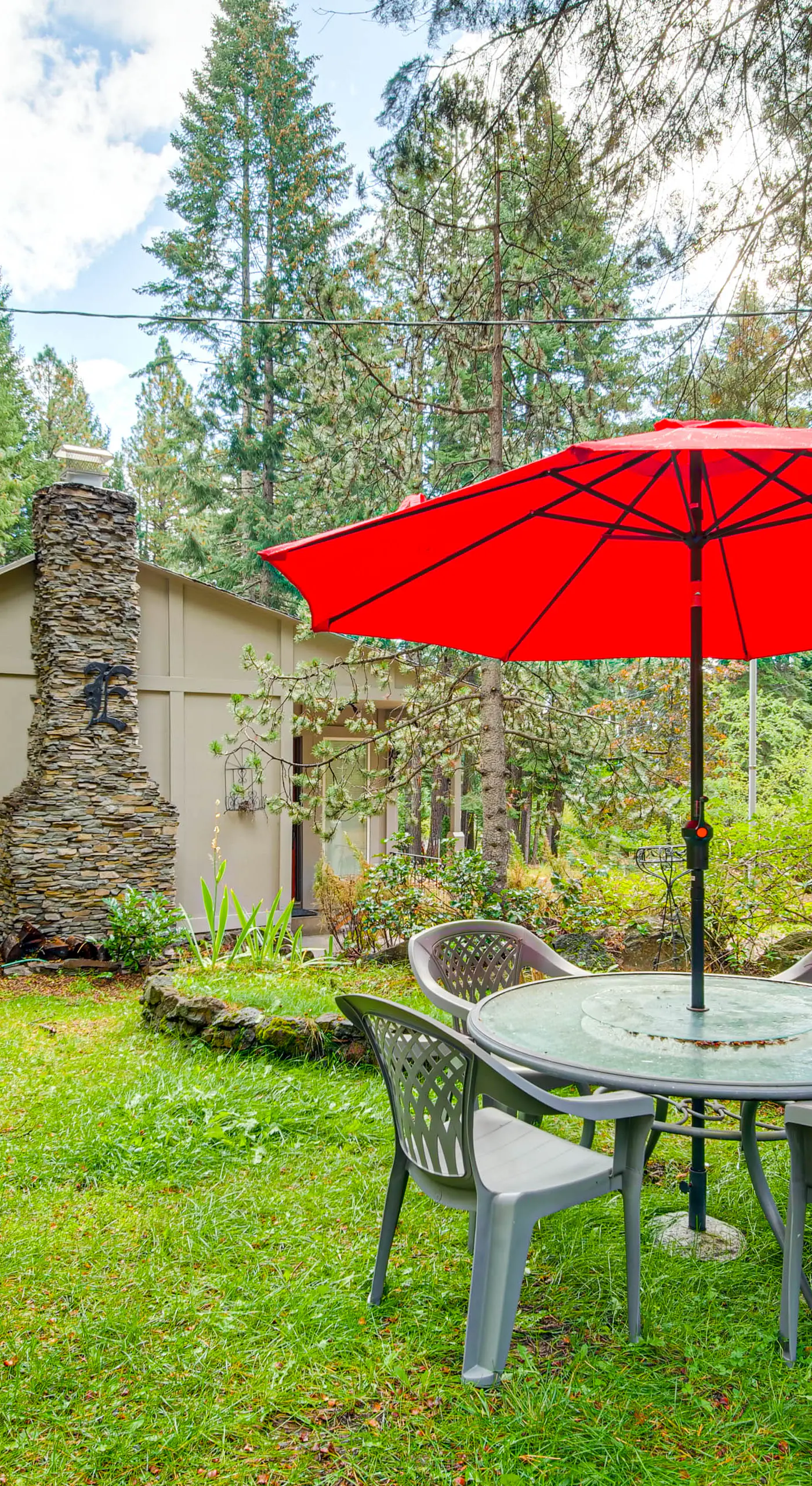 Forest Cabin by Crater Lake & Klamath Falls