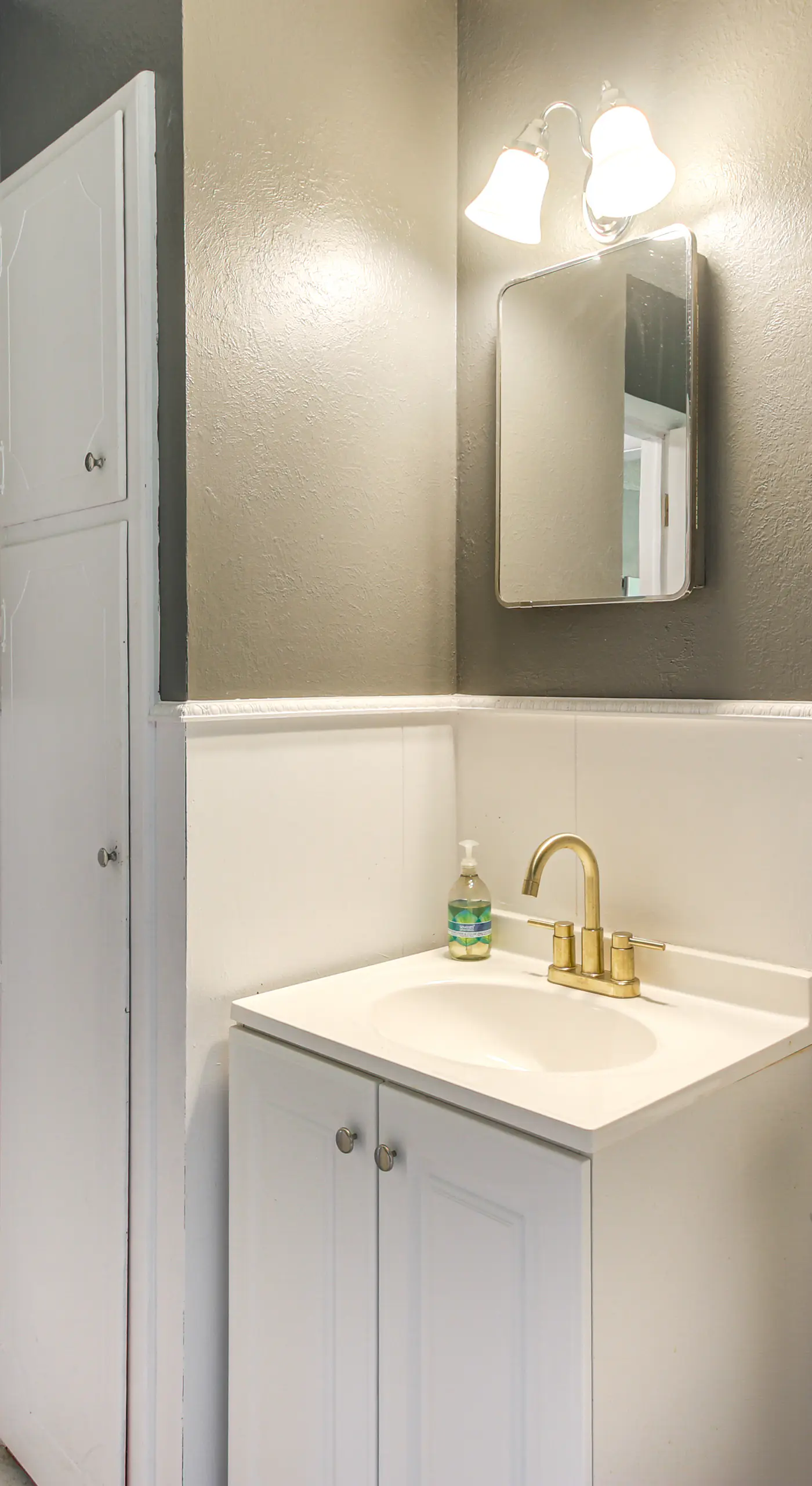 3 Mi to OU Campus: Norman Home w/ Sleek Interior!
