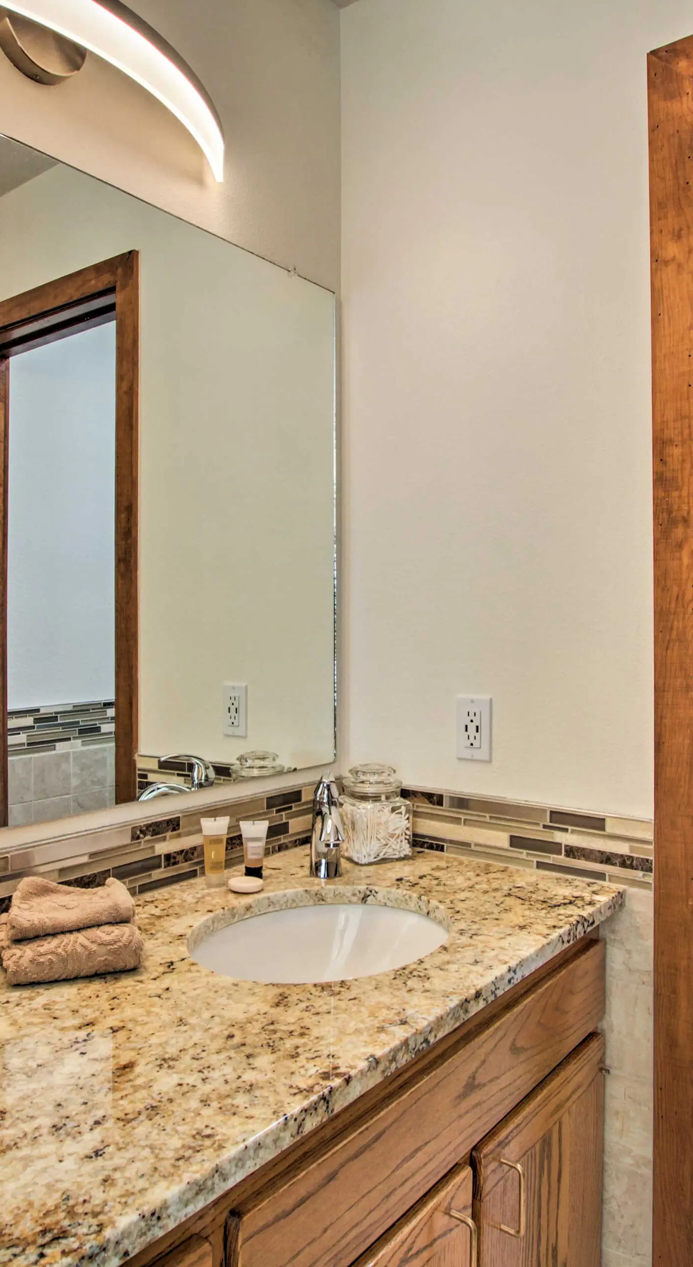 Lakefront Fort Collins Townhome, Only 3 Mi to CSU!