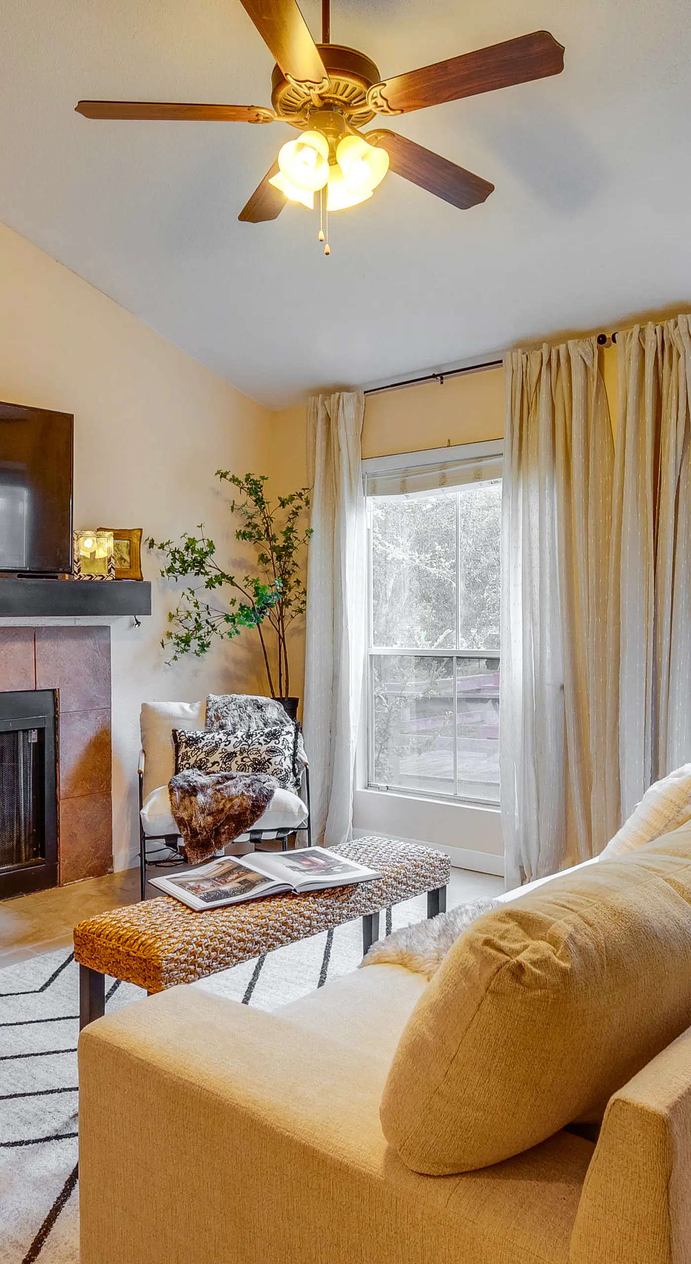 College Station Gem w/ Pool Access Near University