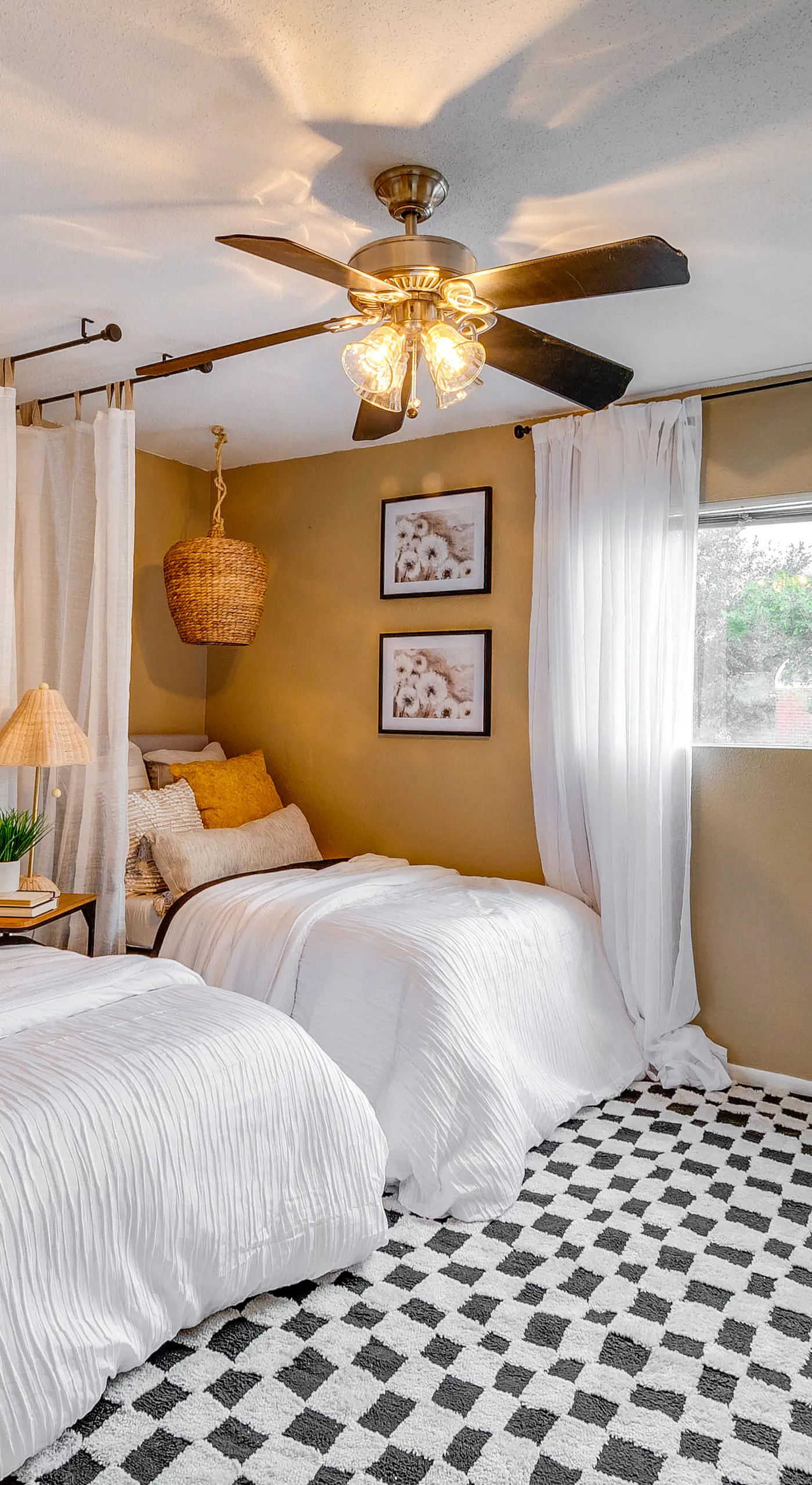 College Station Gem w/ Pool Access Near University