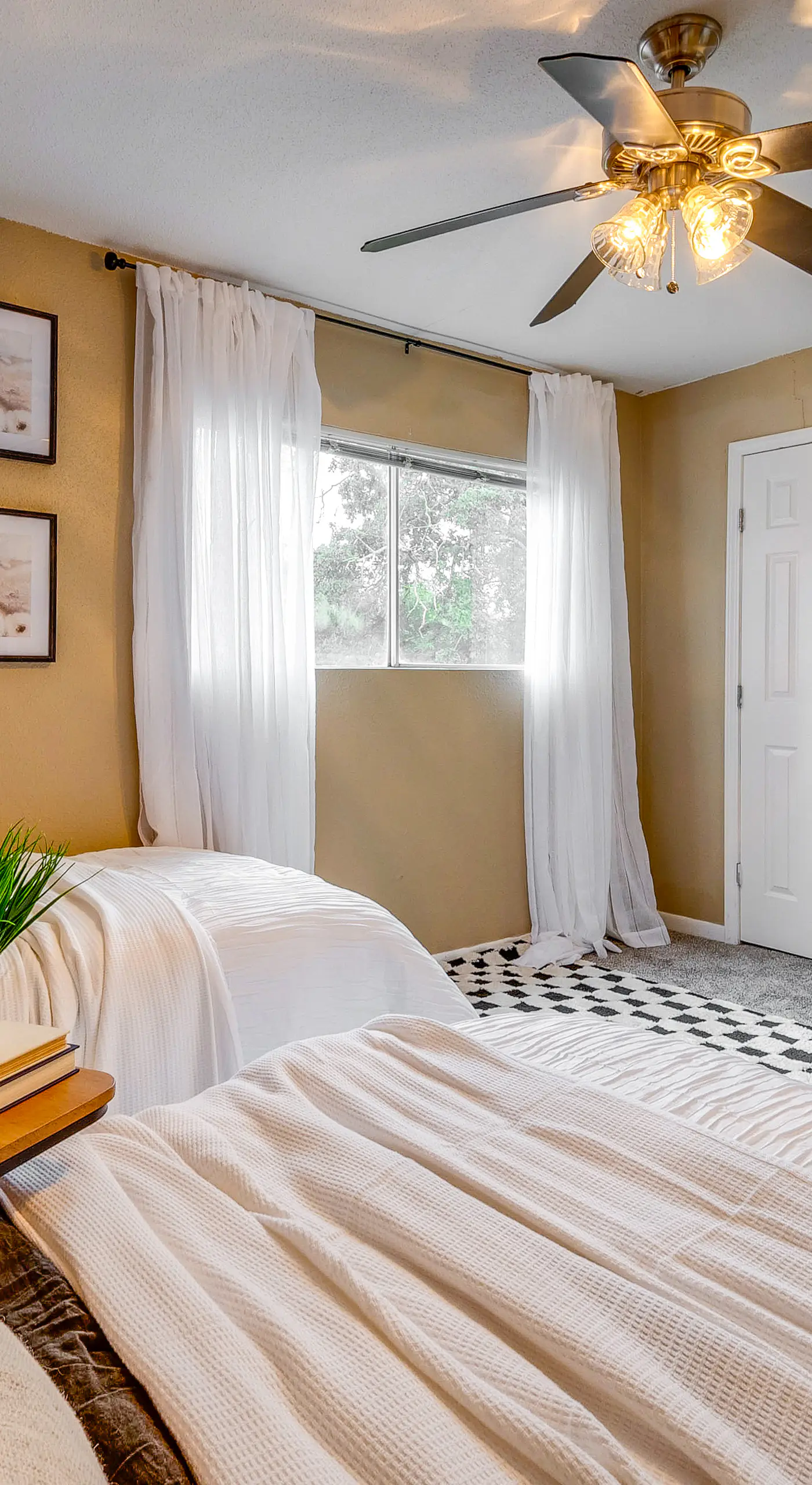 College Station Gem w/ Pool Access Near University