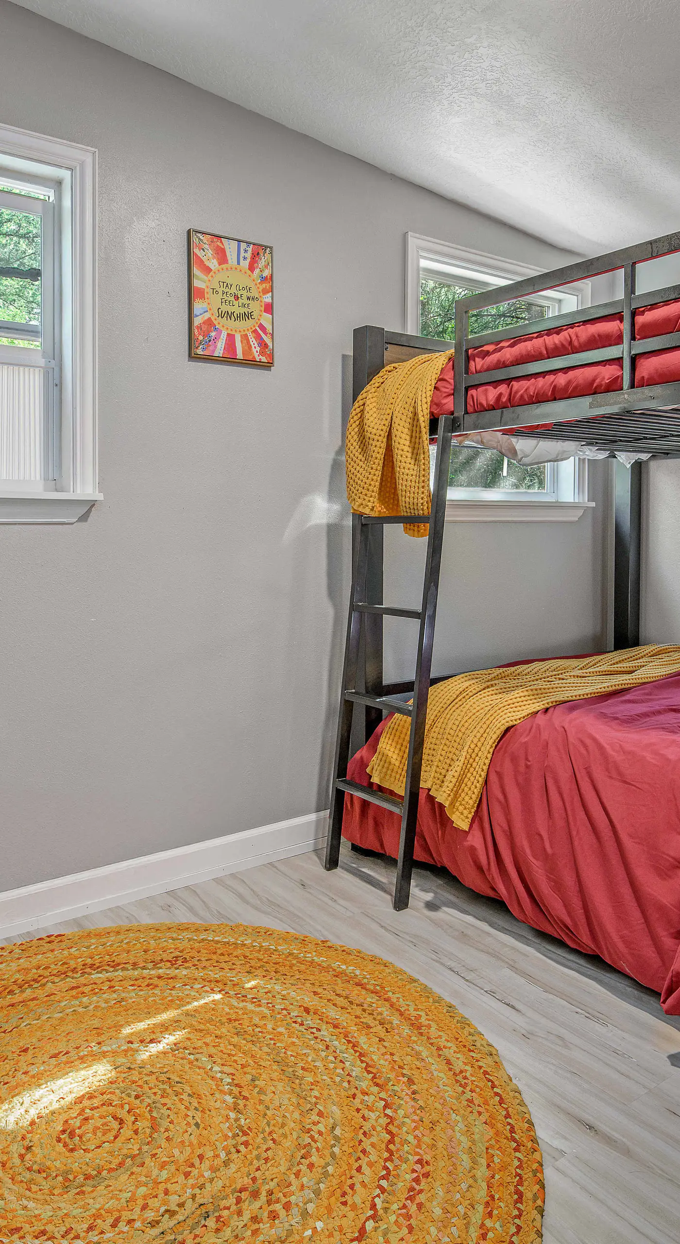 6 Mi to Kyle Field! Pet-Friendly Getaway w/ Yard