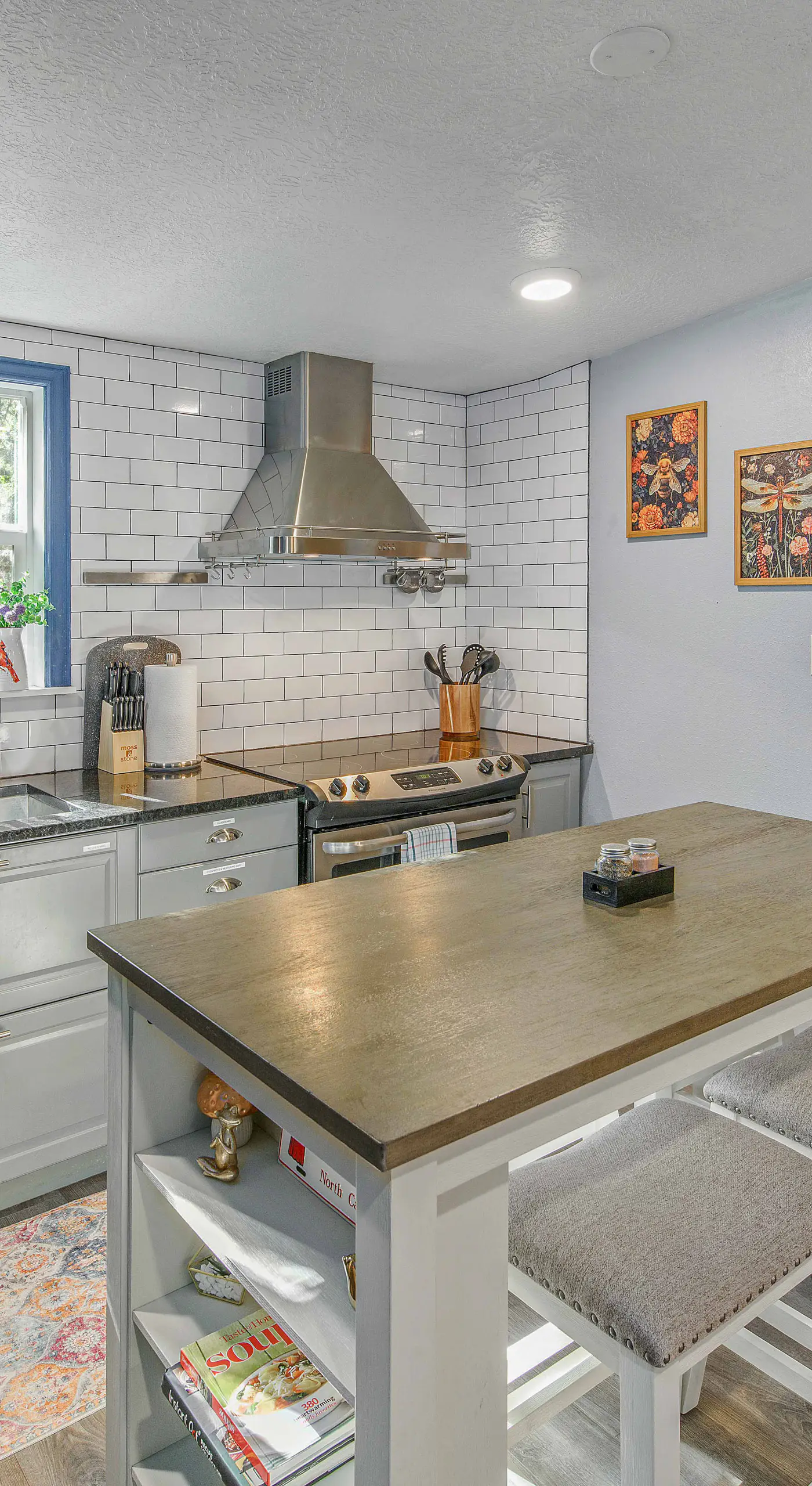 6 Mi to Kyle Field! Pet-Friendly Getaway w/ Yard