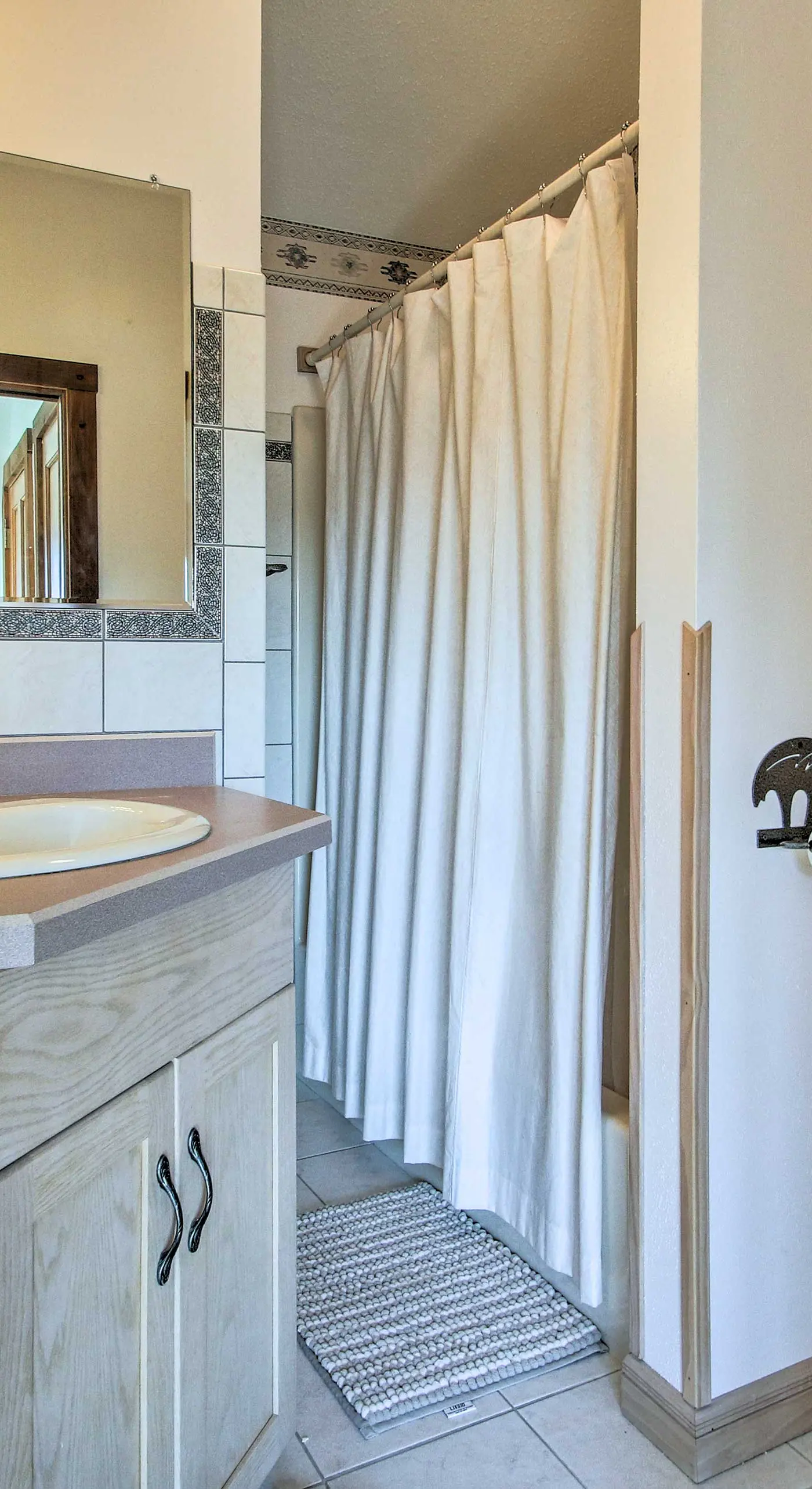 Hot Tub & Moat Mtn Views: North Conway Townhouse