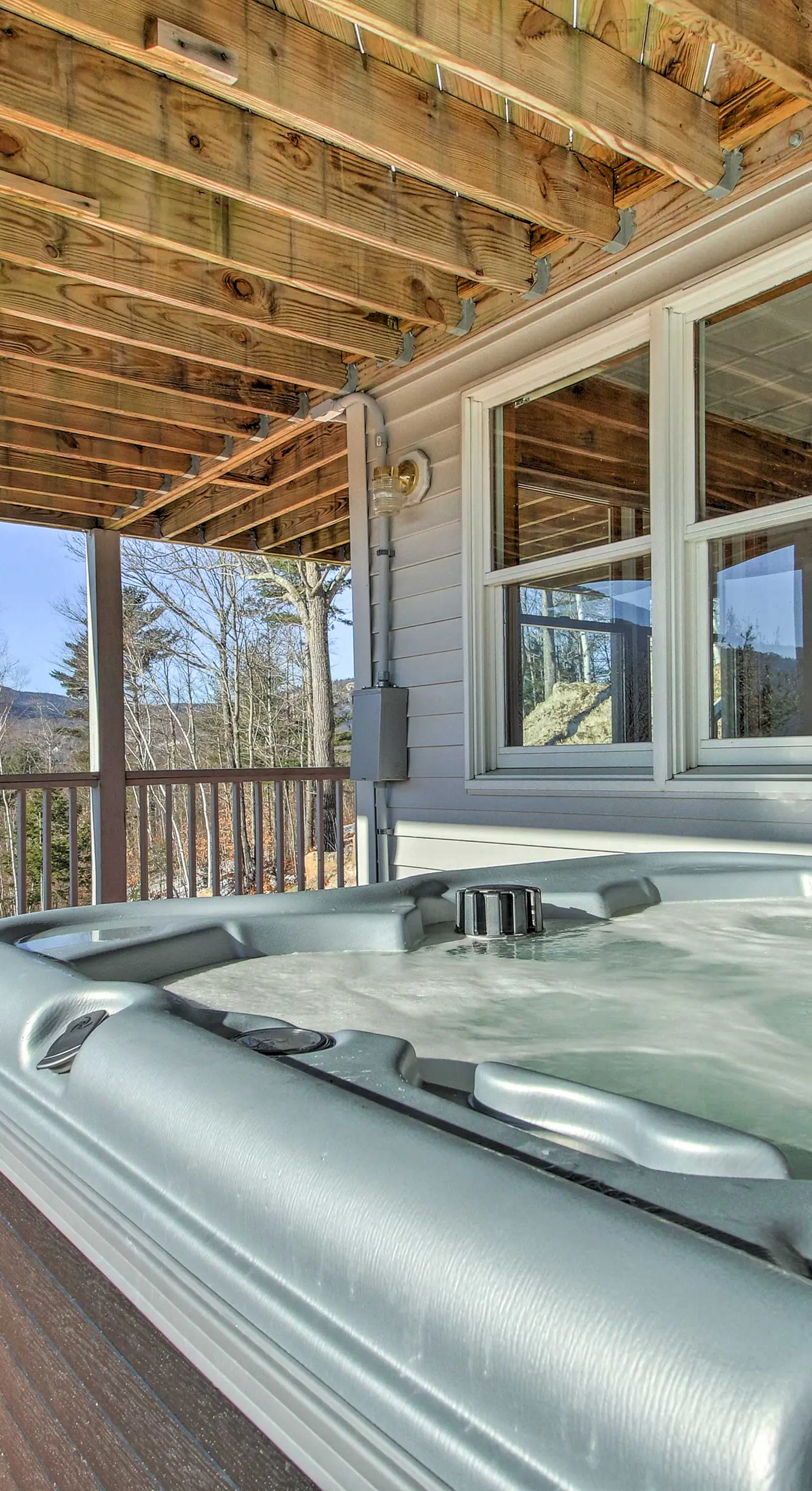 Hot Tub & Moat Mtn Views: North Conway Townhouse