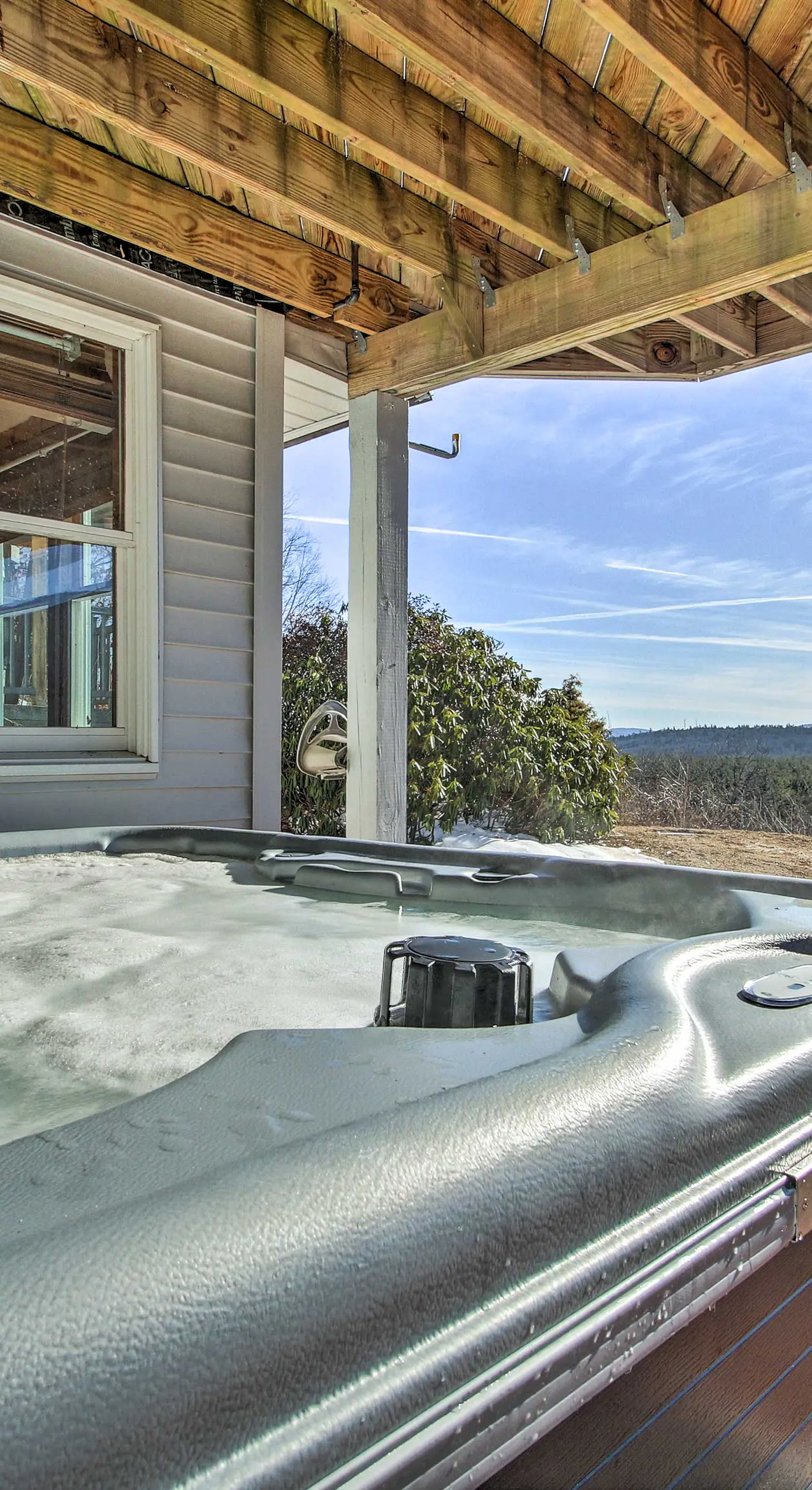 Hot Tub & Moat Mtn Views: North Conway Townhouse