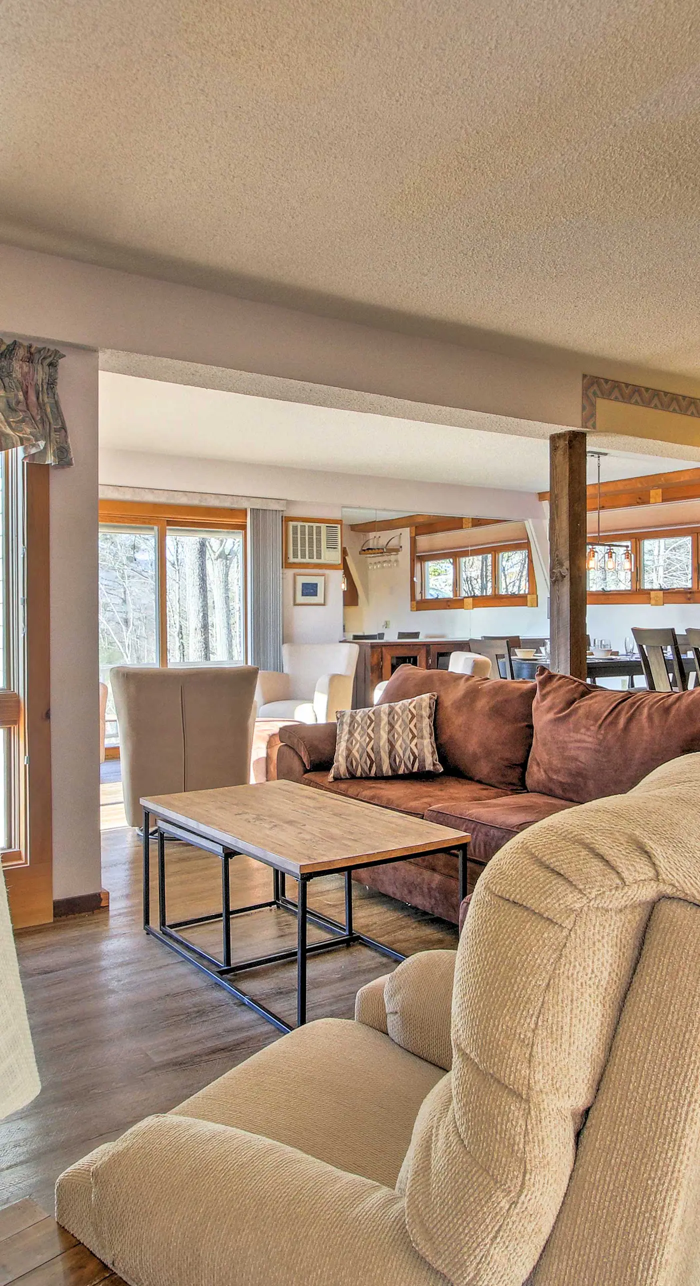 Hot Tub & Moat Mtn Views: North Conway Townhouse