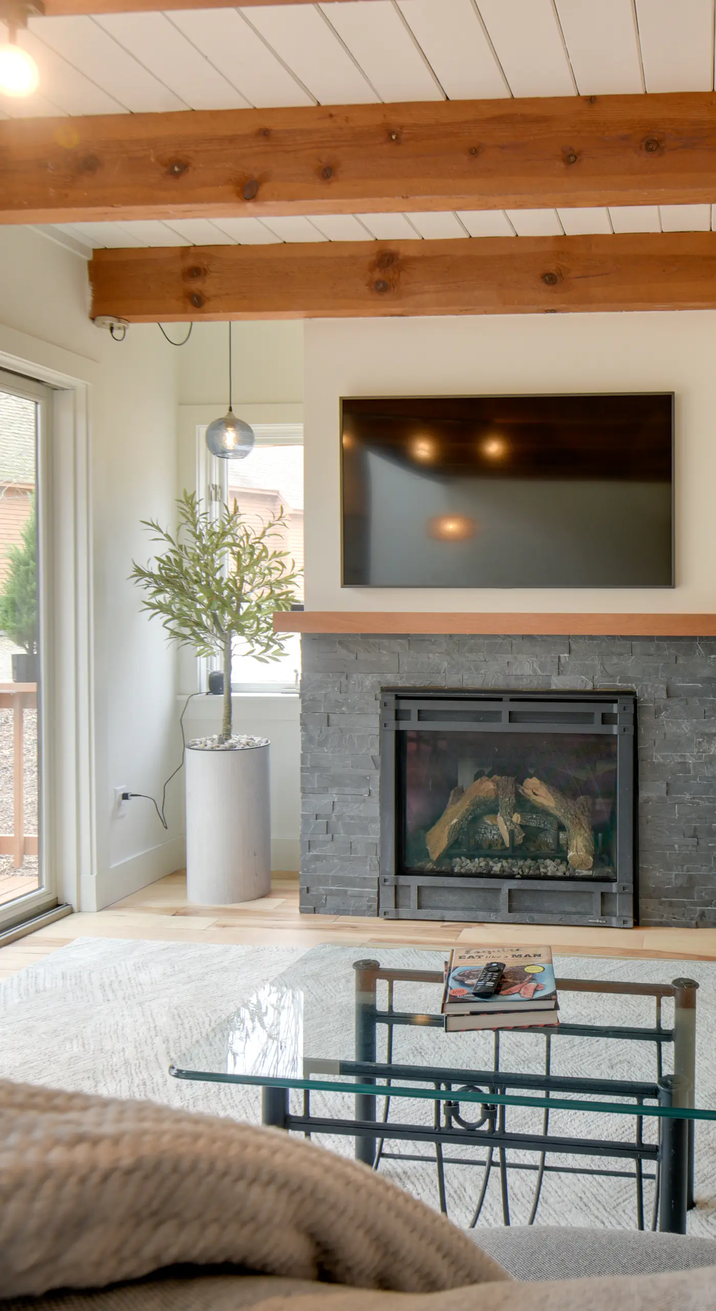 Private Hot Tub & Deck: North Conway Retreat