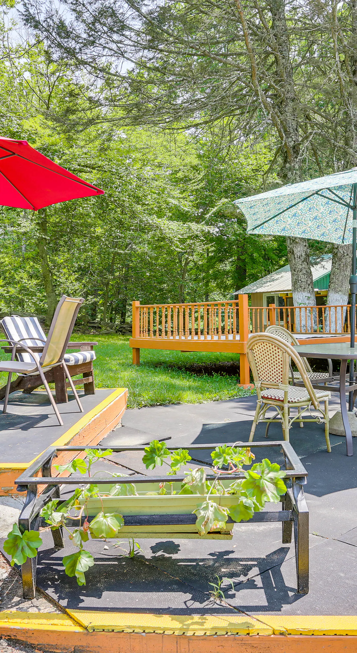 5 Mi to Marina & Raceways: Monticello Retreat!