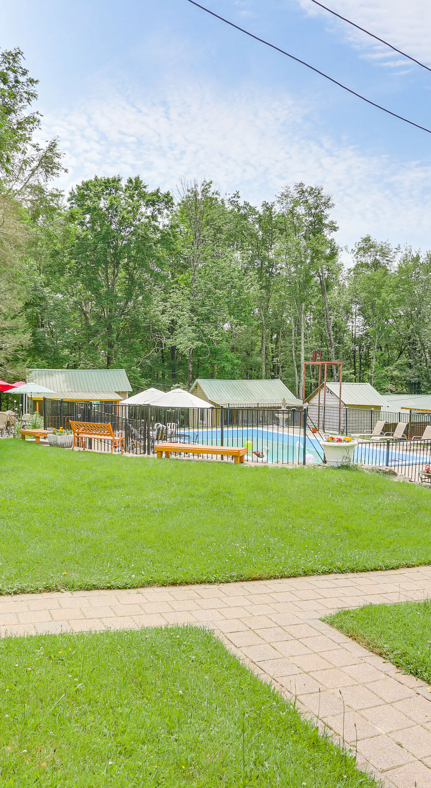 5 Mi to Marina & Raceways: Monticello Retreat!