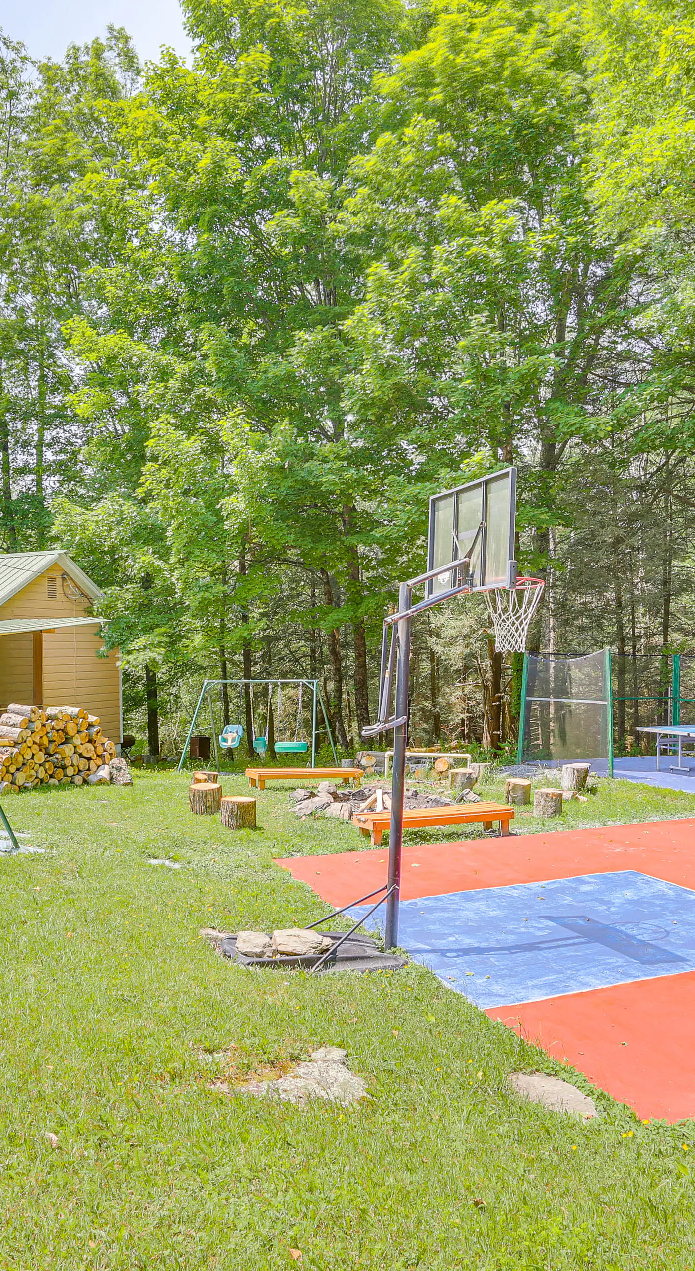 5 Mi to Marina & Raceways: Monticello Retreat!