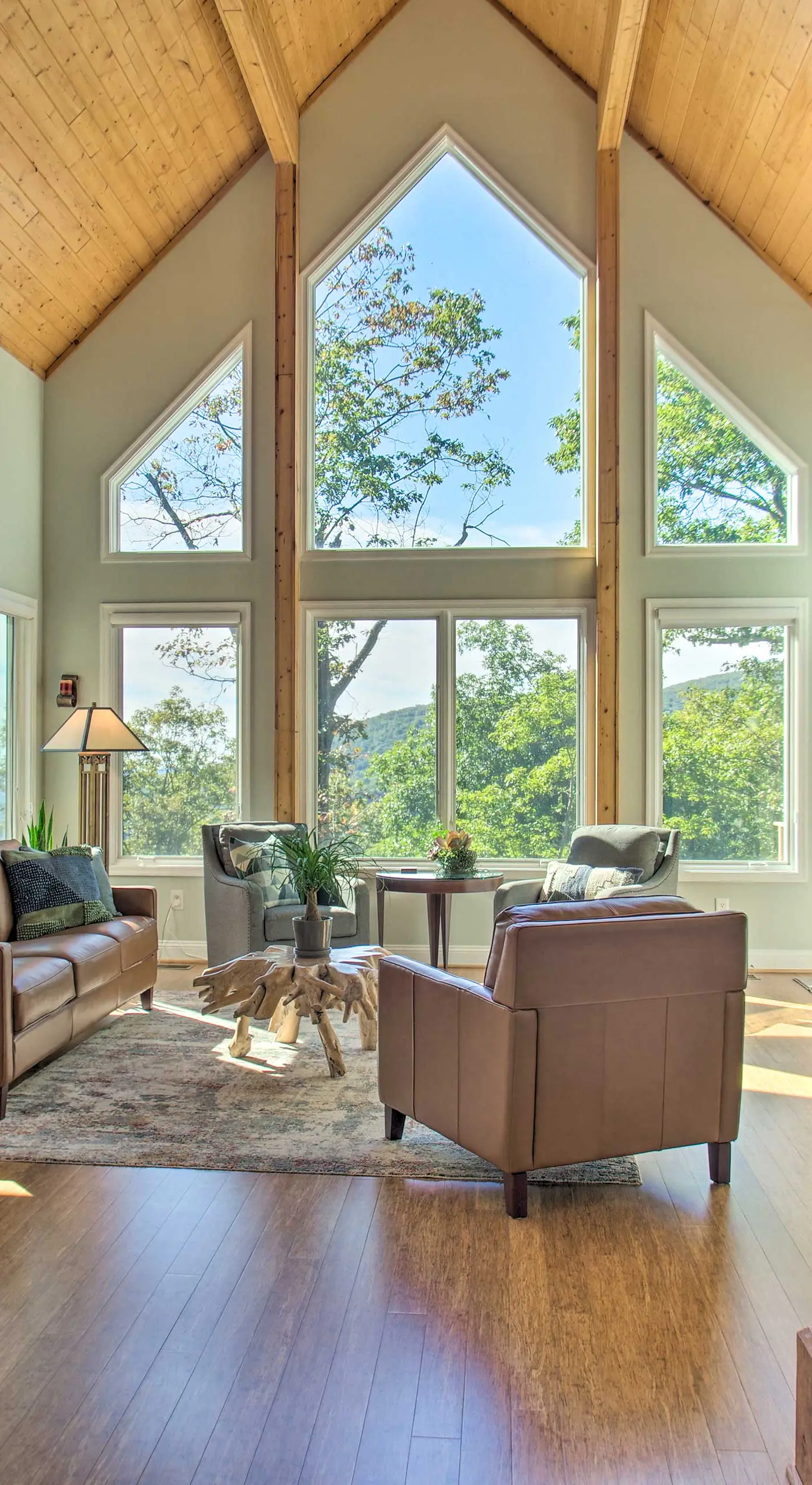 Grand Chalet w/ Hot Tub -  Near Wintergreen Resort