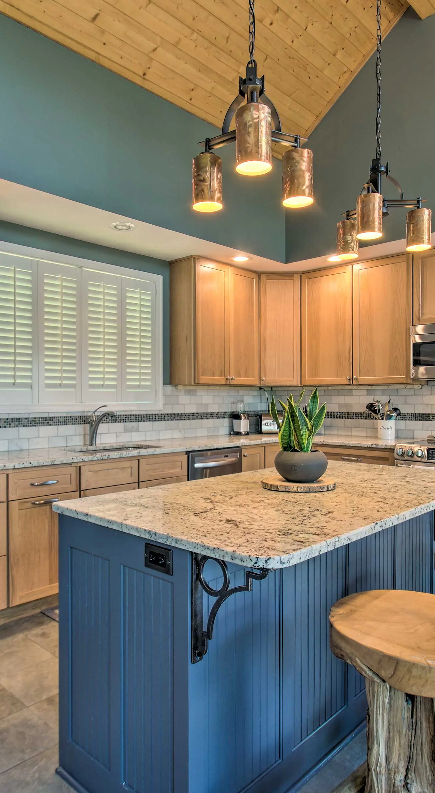 Grand Chalet w/ Hot Tub -  Near Wintergreen Resort
