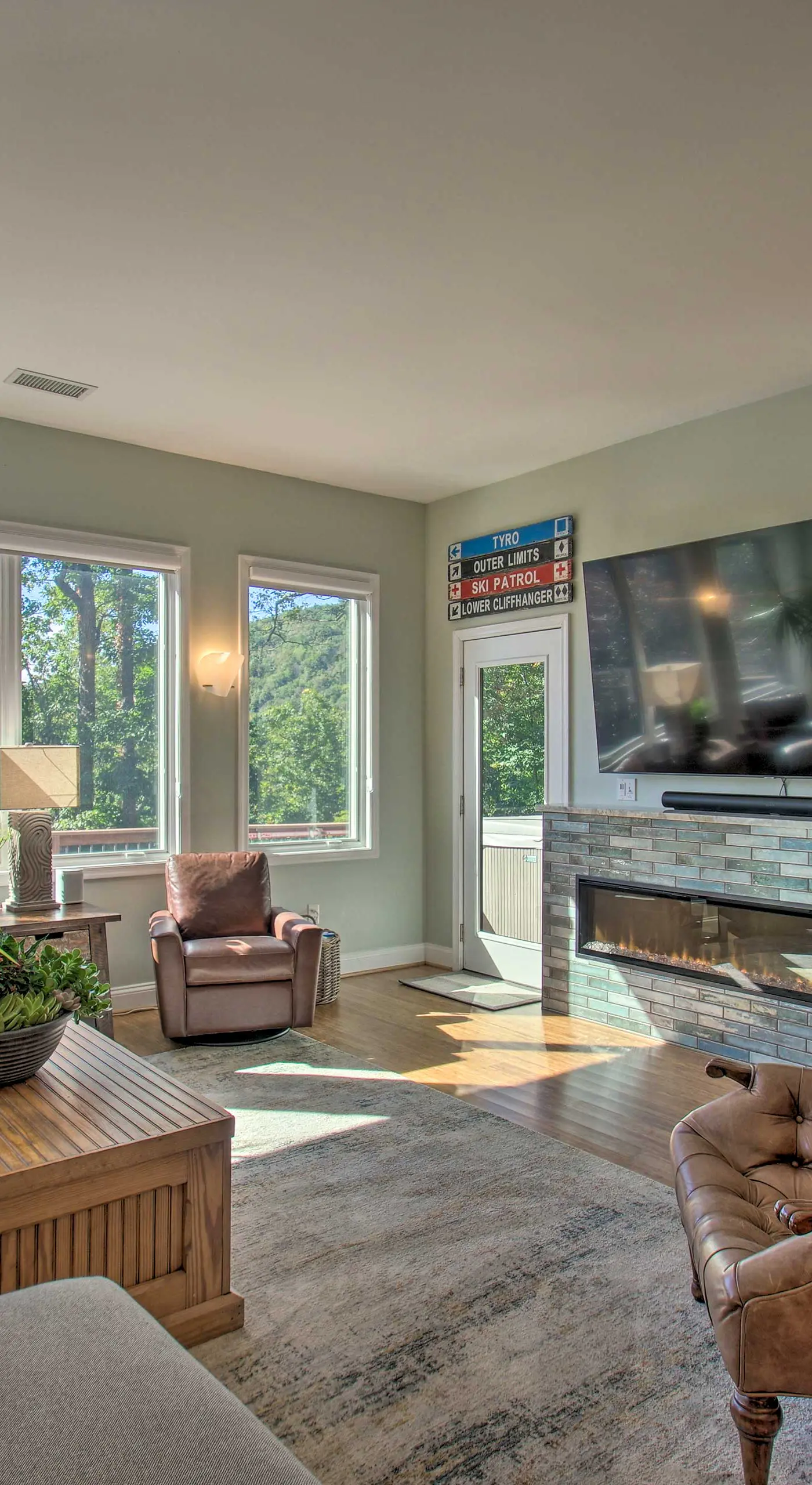Grand Chalet w/ Hot Tub -  Near Wintergreen Resort
