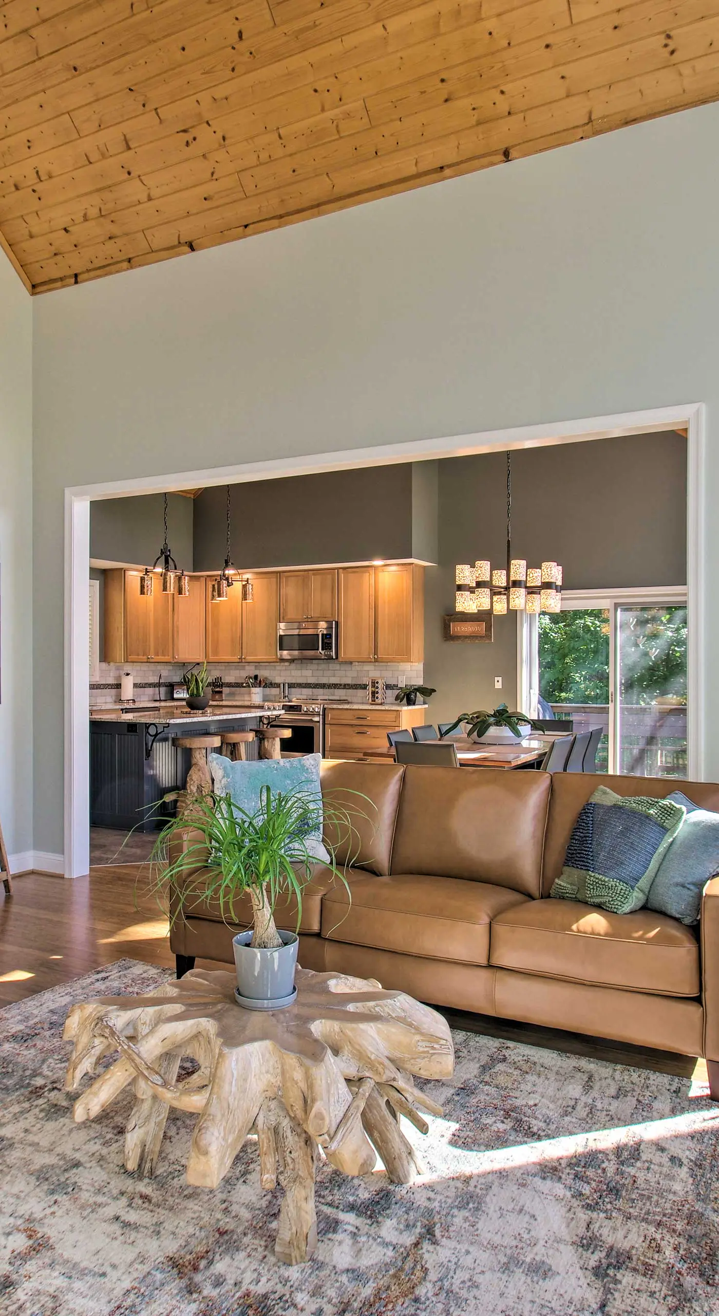 Grand Chalet w/ Hot Tub -  Near Wintergreen Resort