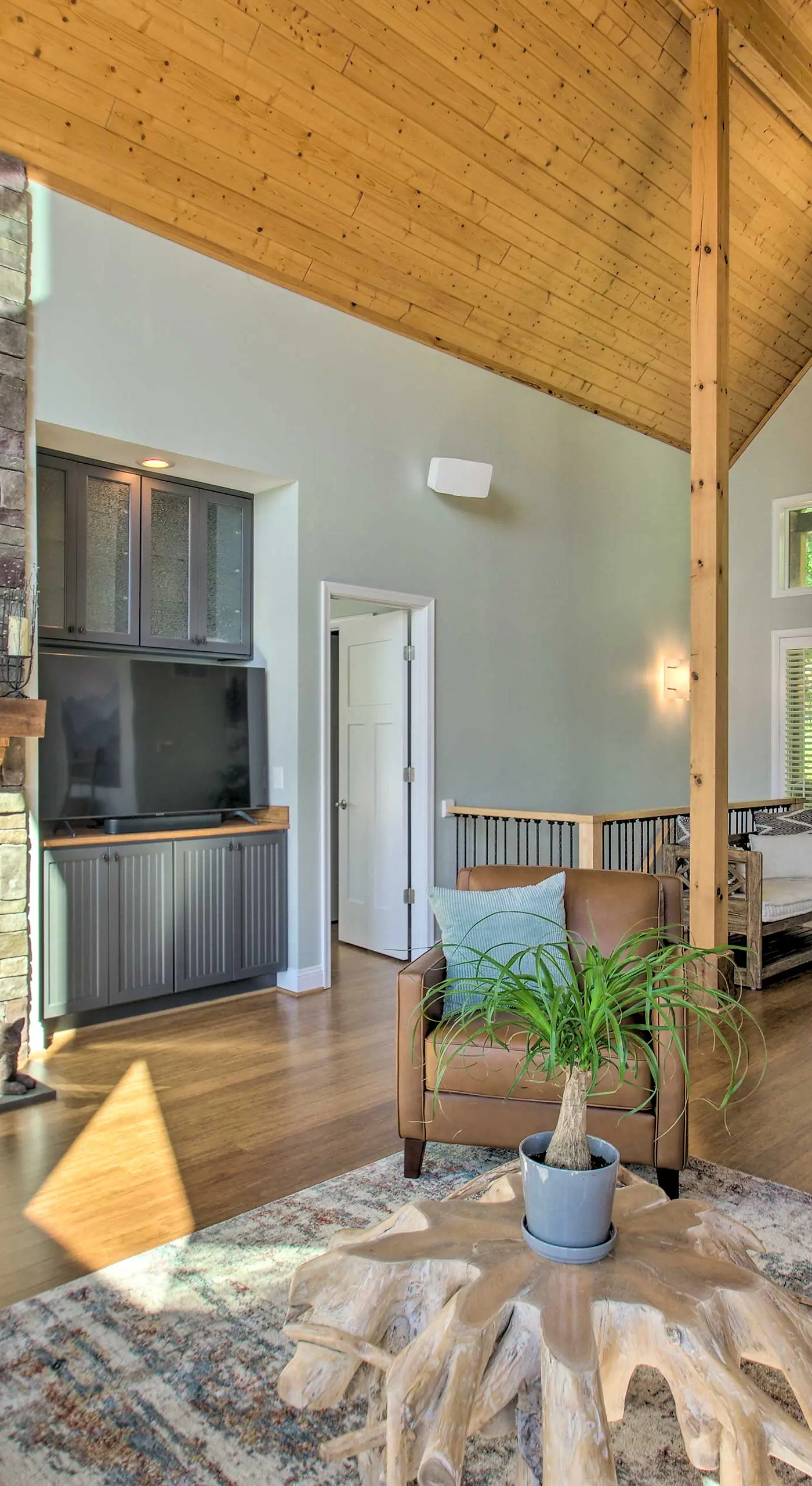 Grand Chalet w/ Hot Tub -  Near Wintergreen Resort