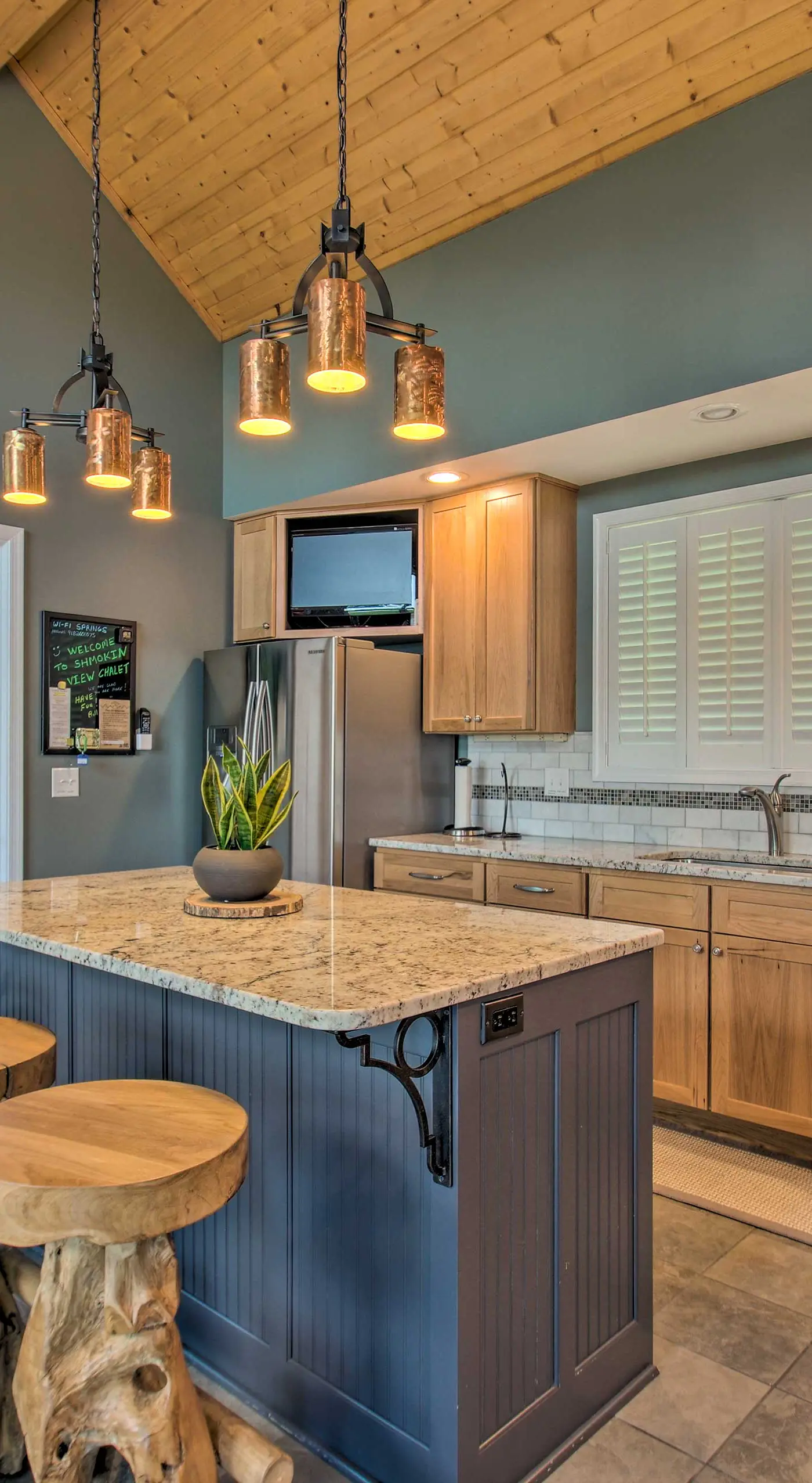Grand Chalet w/ Hot Tub -  Near Wintergreen Resort