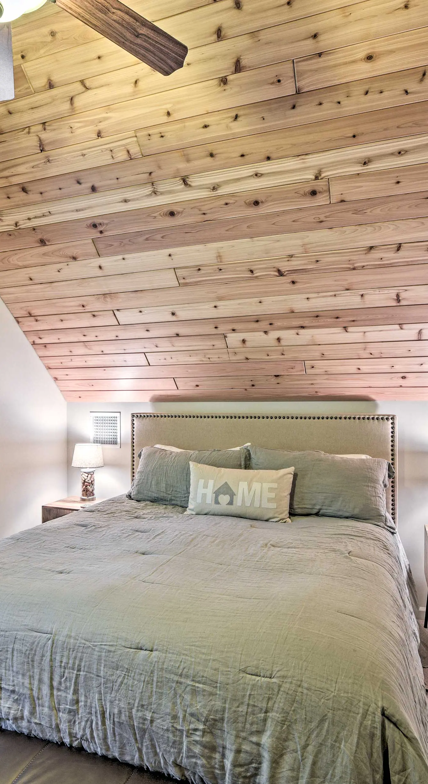 1 Mi to Slopes & Dining: Spacious Ski Getaway!