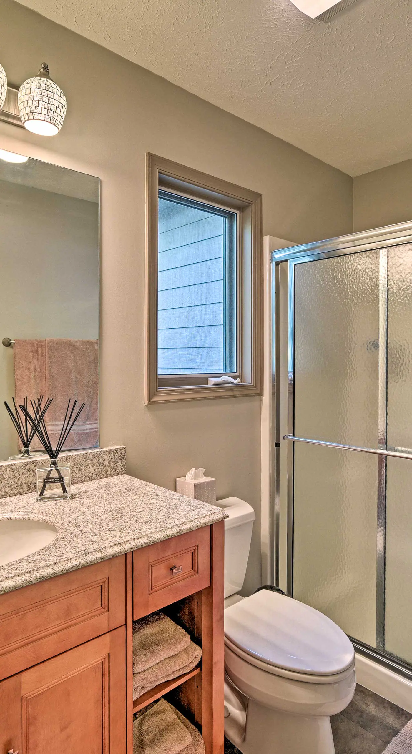 1 Mi to Slopes & Dining: Spacious Ski Getaway!
