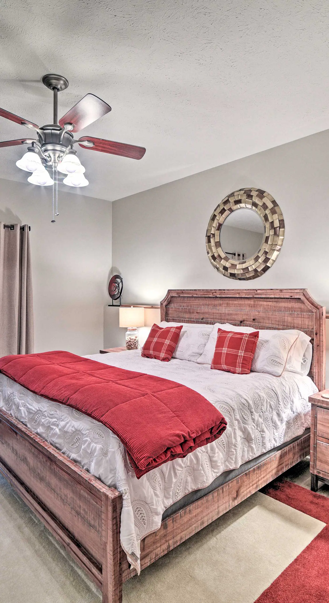 1 Mi to Slopes & Dining: Spacious Ski Getaway!