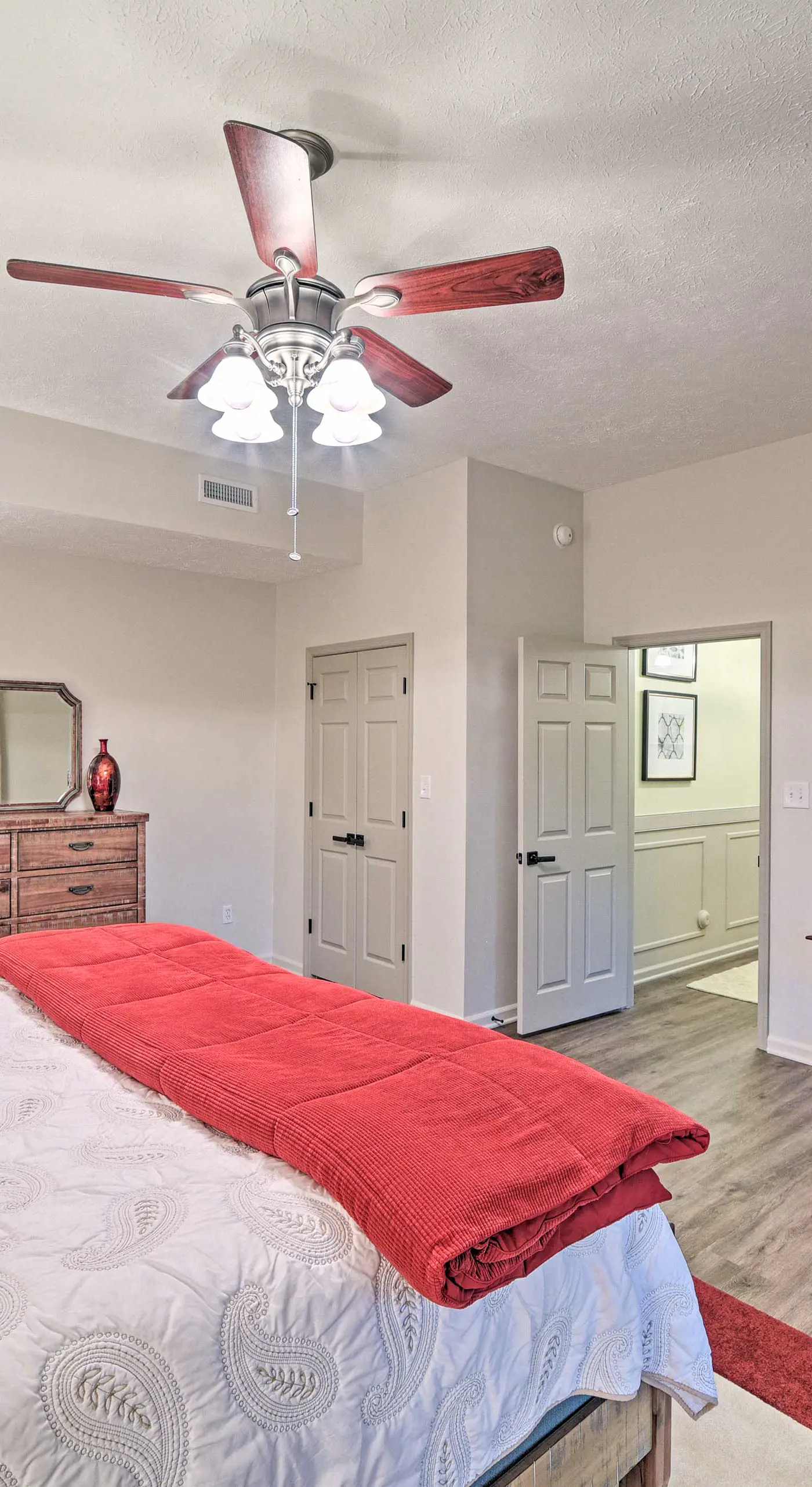 1 Mi to Slopes & Dining: Spacious Ski Getaway!