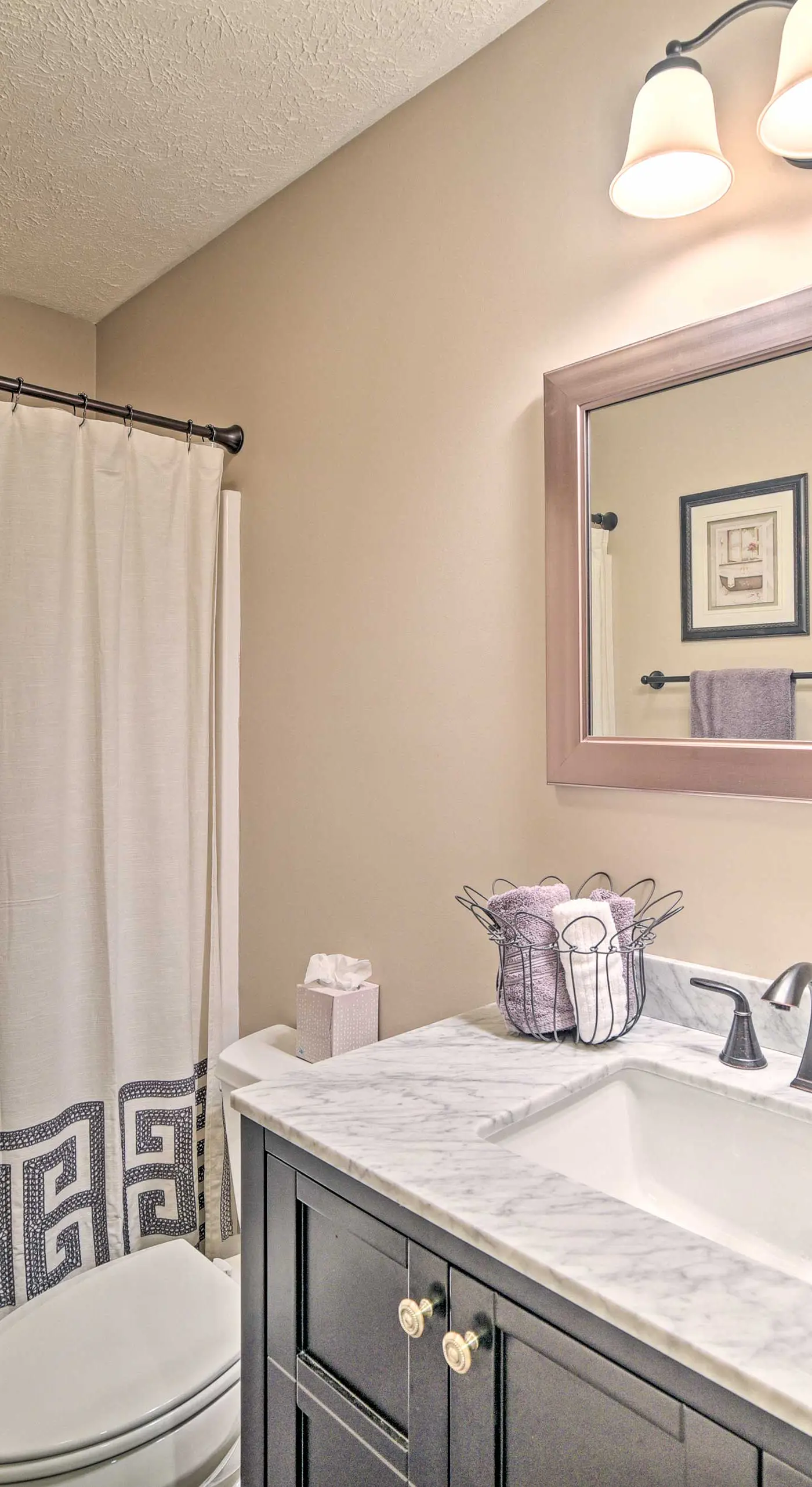 1 Mi to Slopes & Dining: Spacious Ski Getaway!