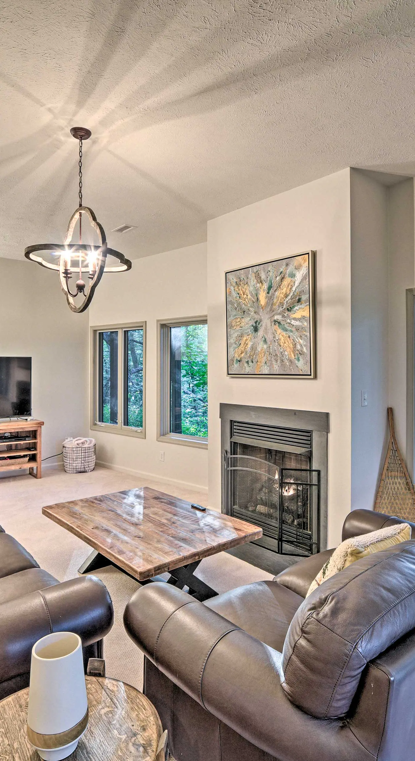 1 Mi to Slopes & Dining: Spacious Ski Getaway!