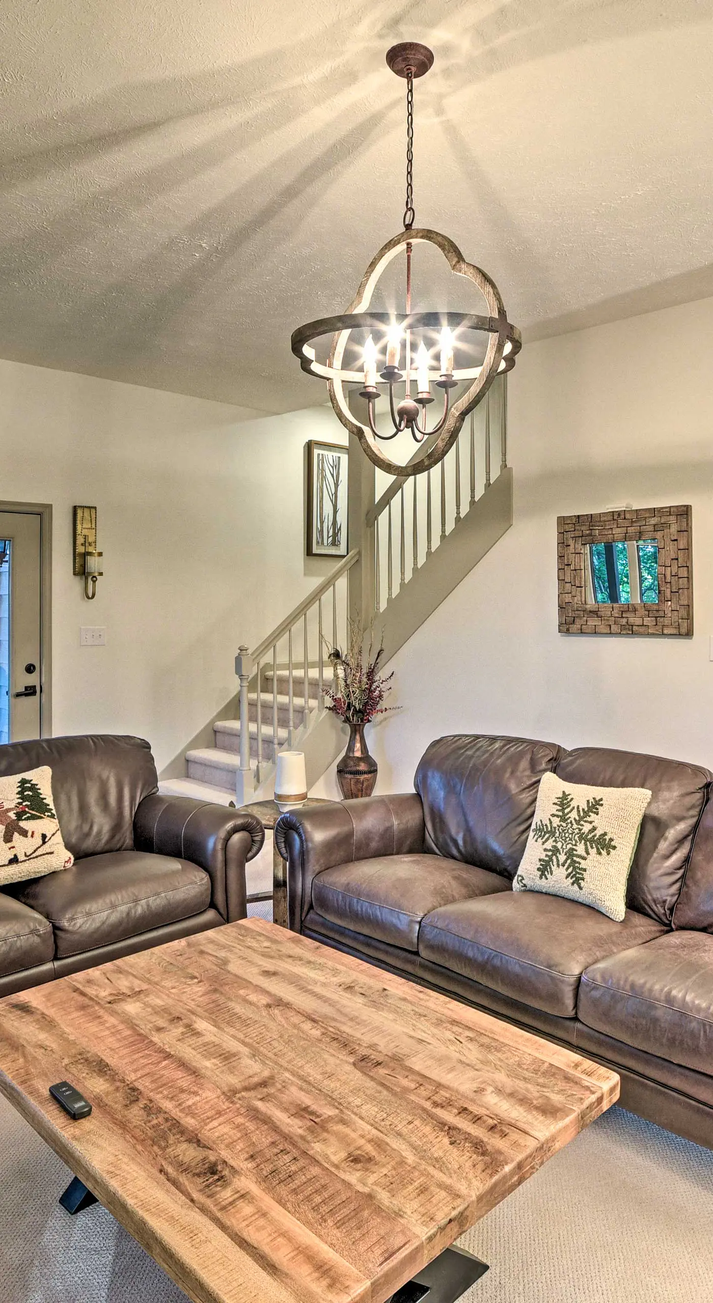 1 Mi to Slopes & Dining: Spacious Ski Getaway!