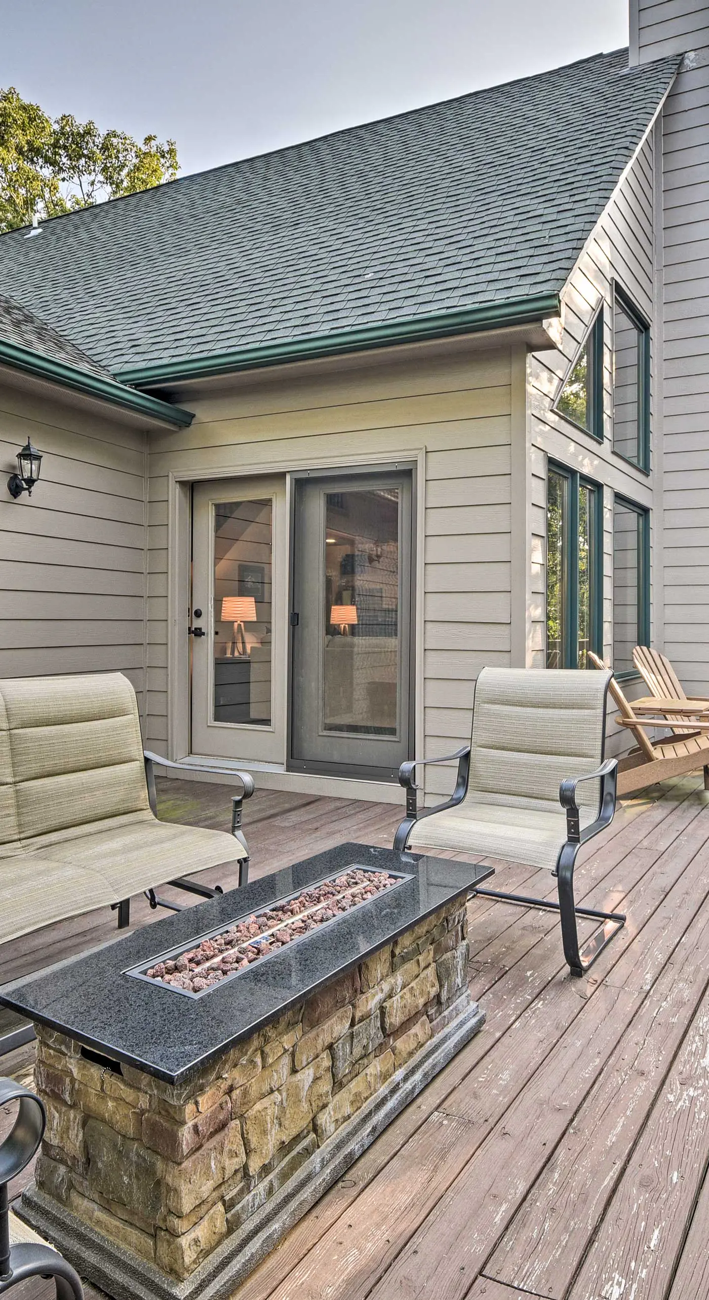 1 Mi to Slopes & Dining: Spacious Ski Getaway!