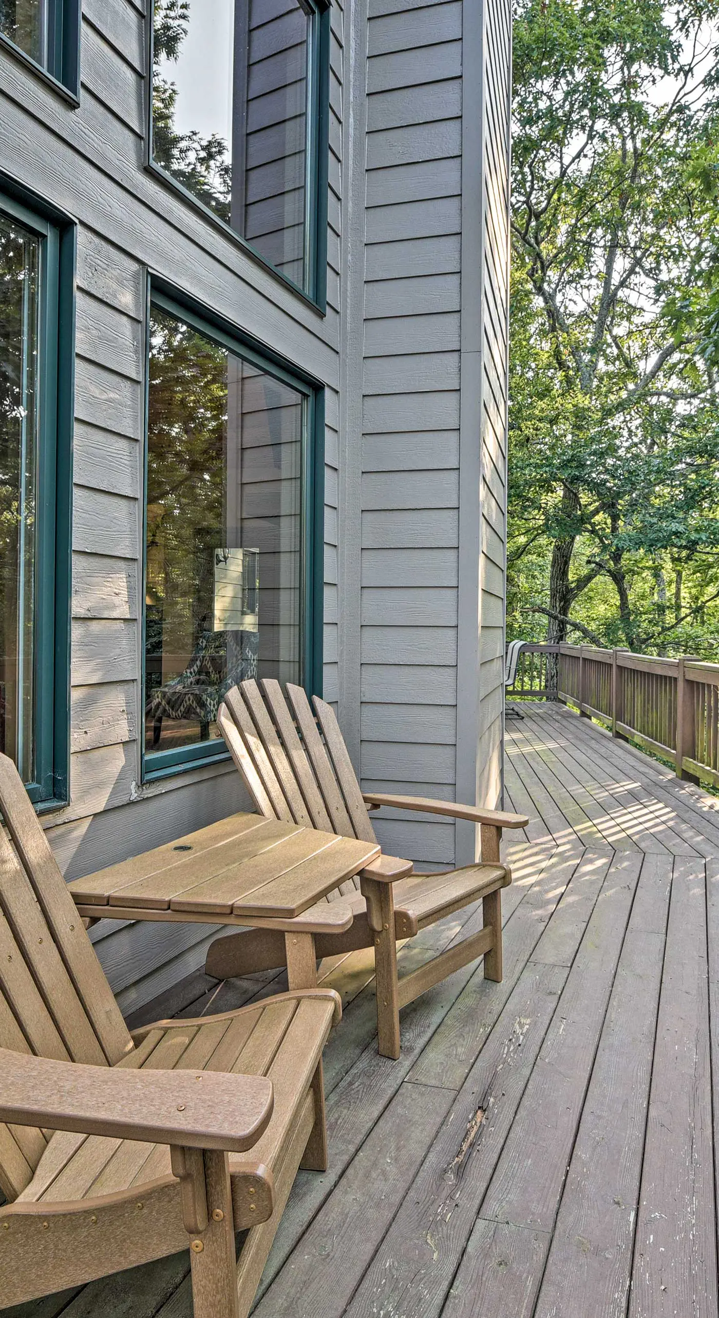 1 Mi to Slopes & Dining: Spacious Ski Getaway!