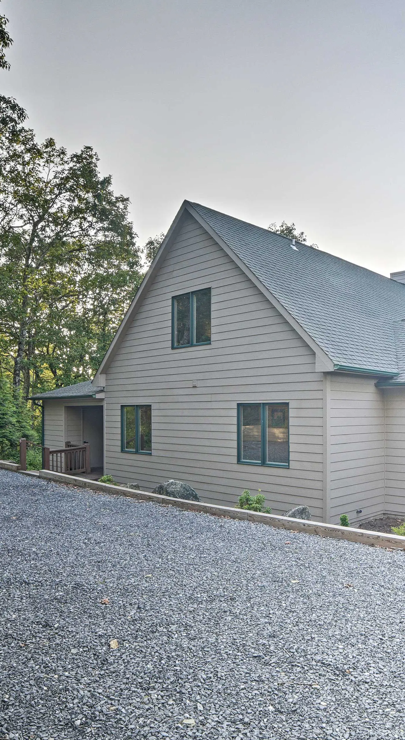 1 Mi to Slopes & Dining: Spacious Ski Getaway!