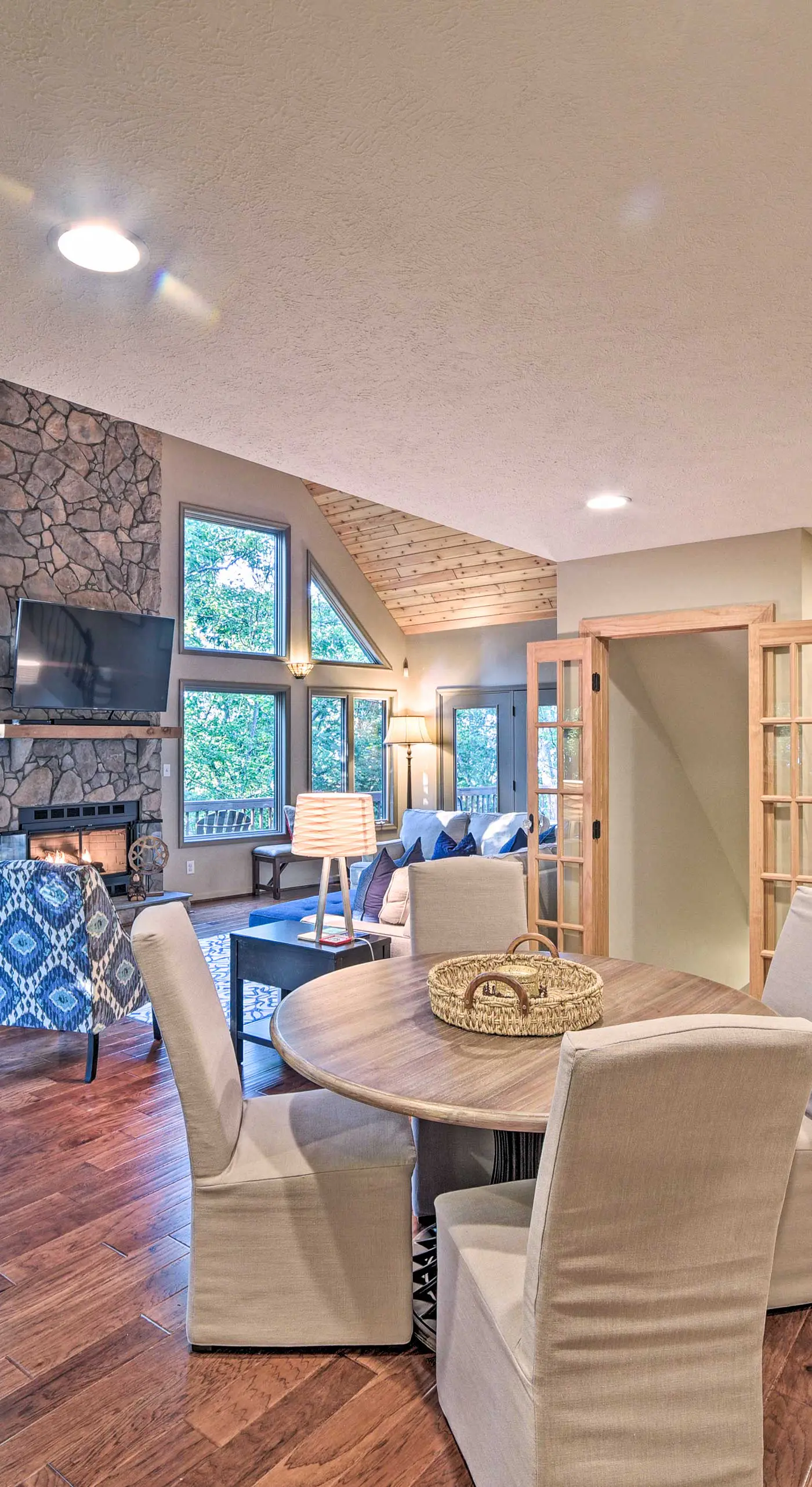 1 Mi to Slopes & Dining: Spacious Ski Getaway!