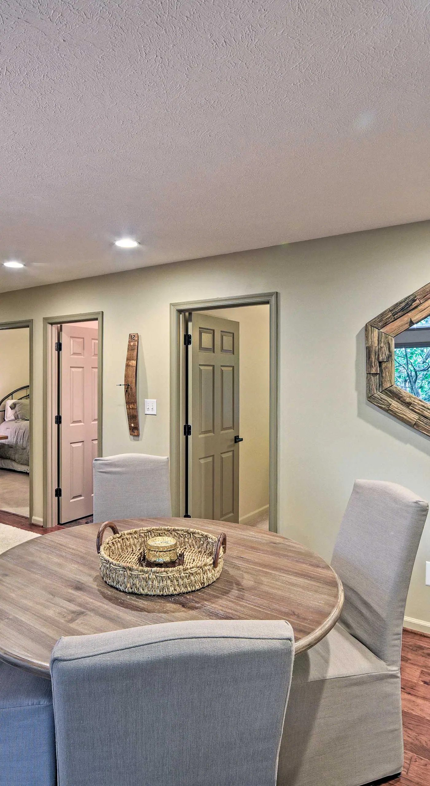 1 Mi to Slopes & Dining: Spacious Ski Getaway!