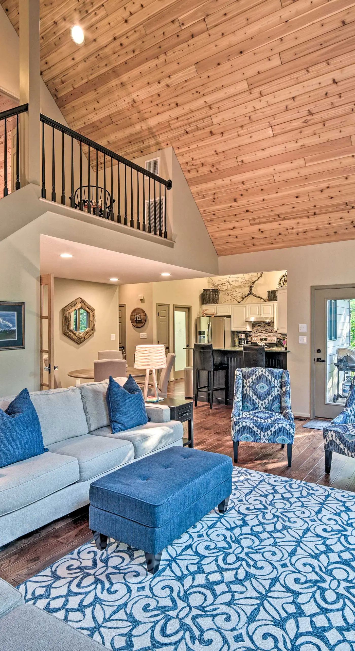 1 Mi to Slopes & Dining: Spacious Ski Getaway!