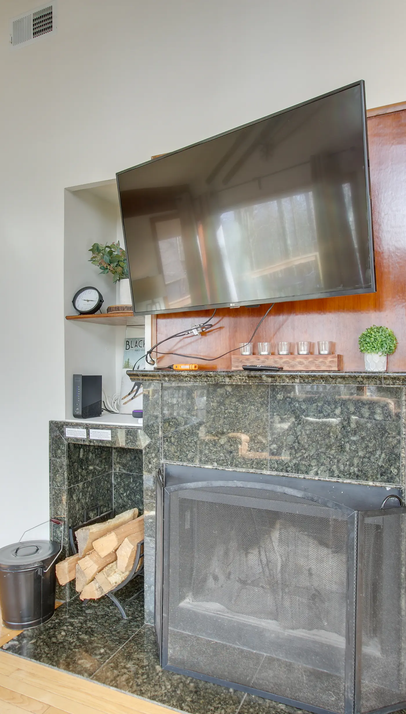 Cozy 'Hillside Hideaway' in Wintergreen Resort!