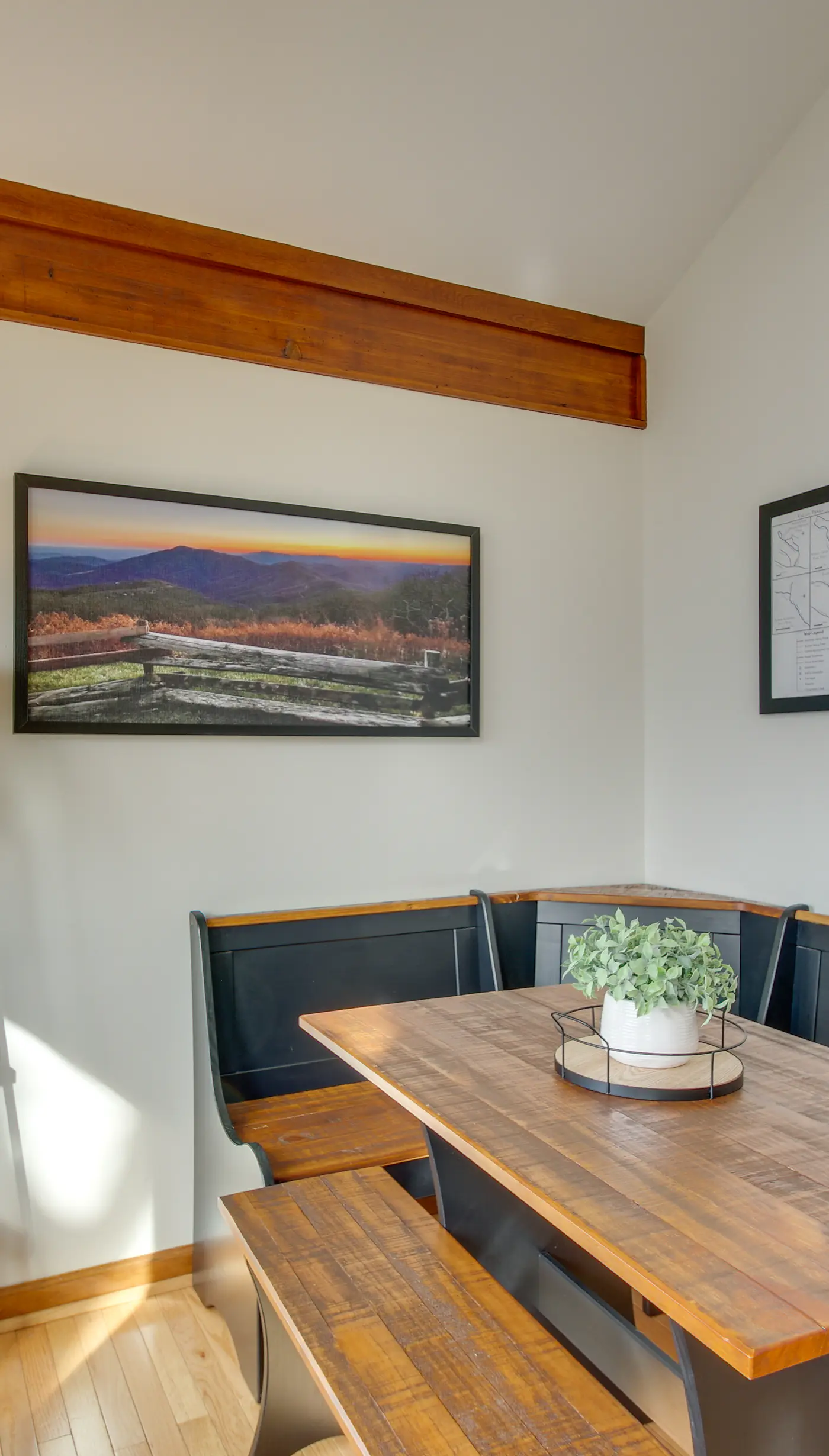 Cozy 'Hillside Hideaway' in Wintergreen Resort!