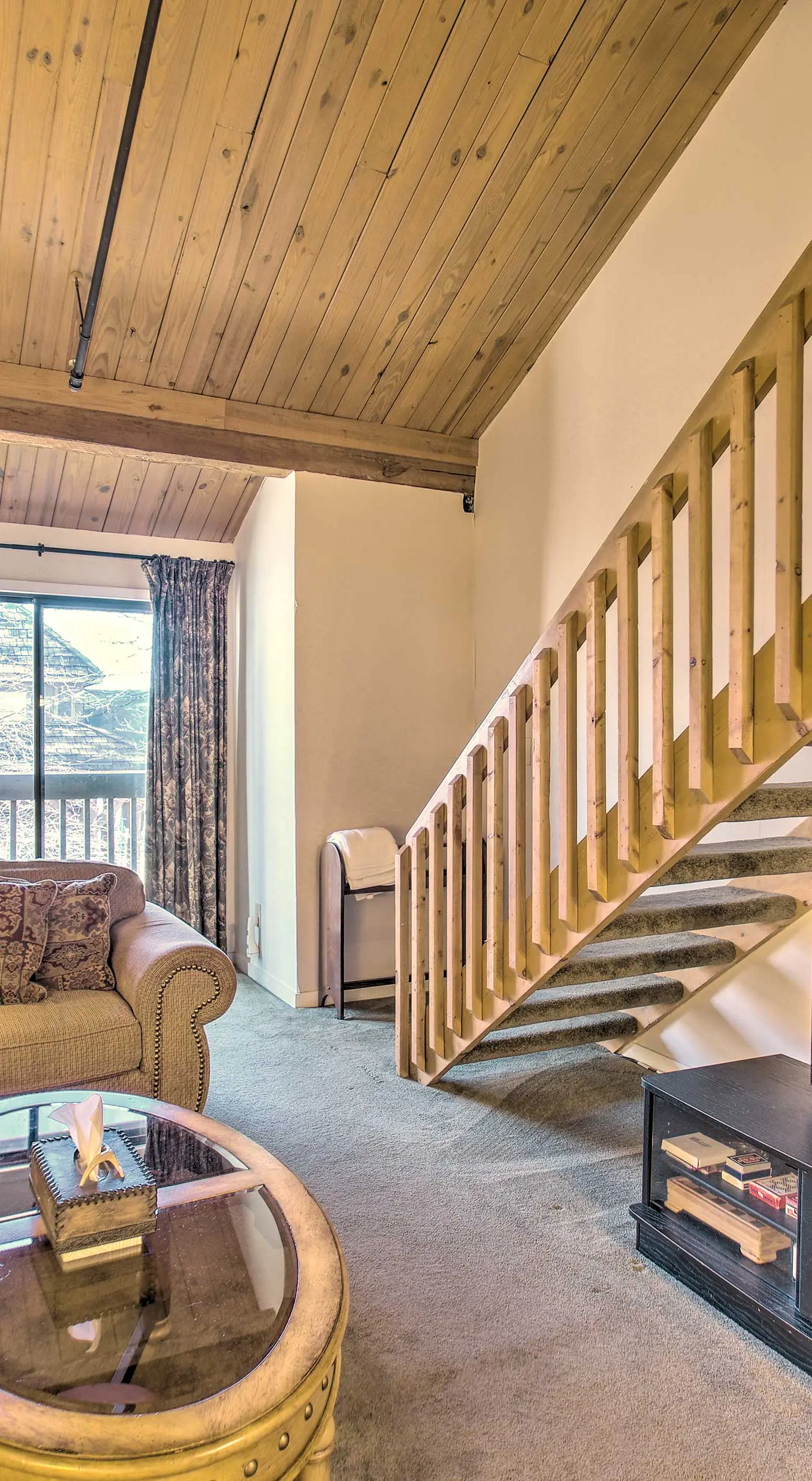 Snug Wintergreen Resort Studio: Ski In & Out!