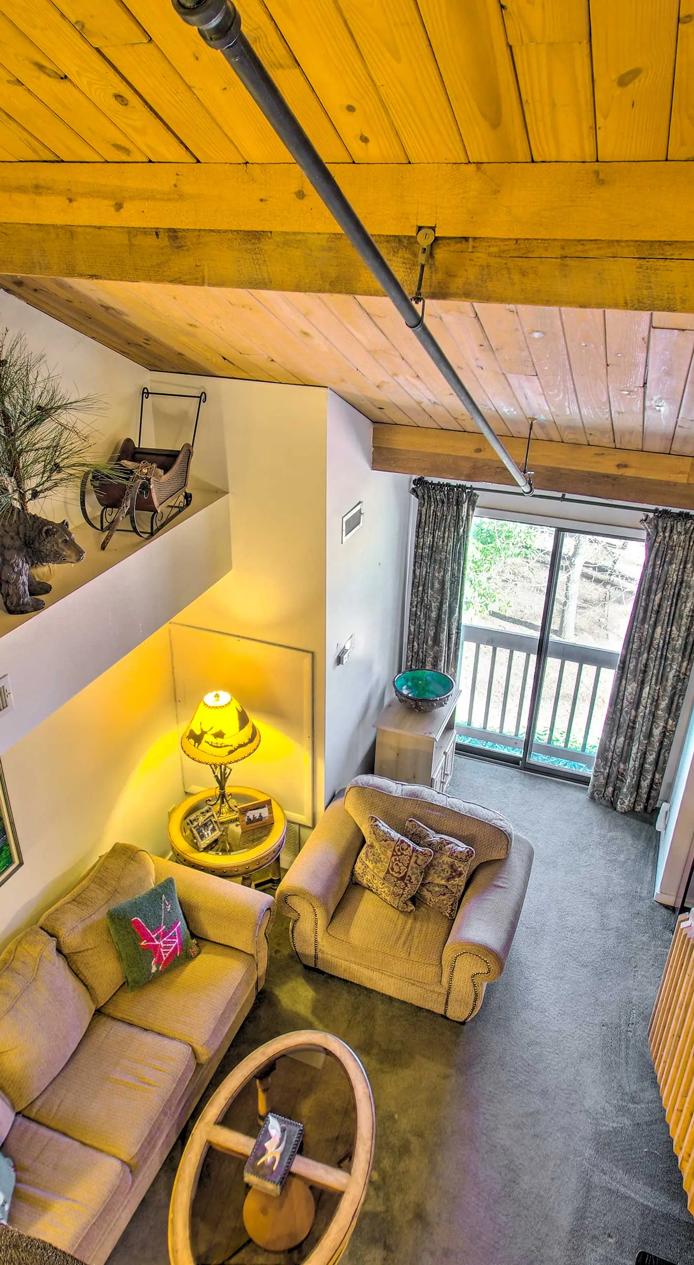 Snug Wintergreen Resort Studio: Ski In & Out!